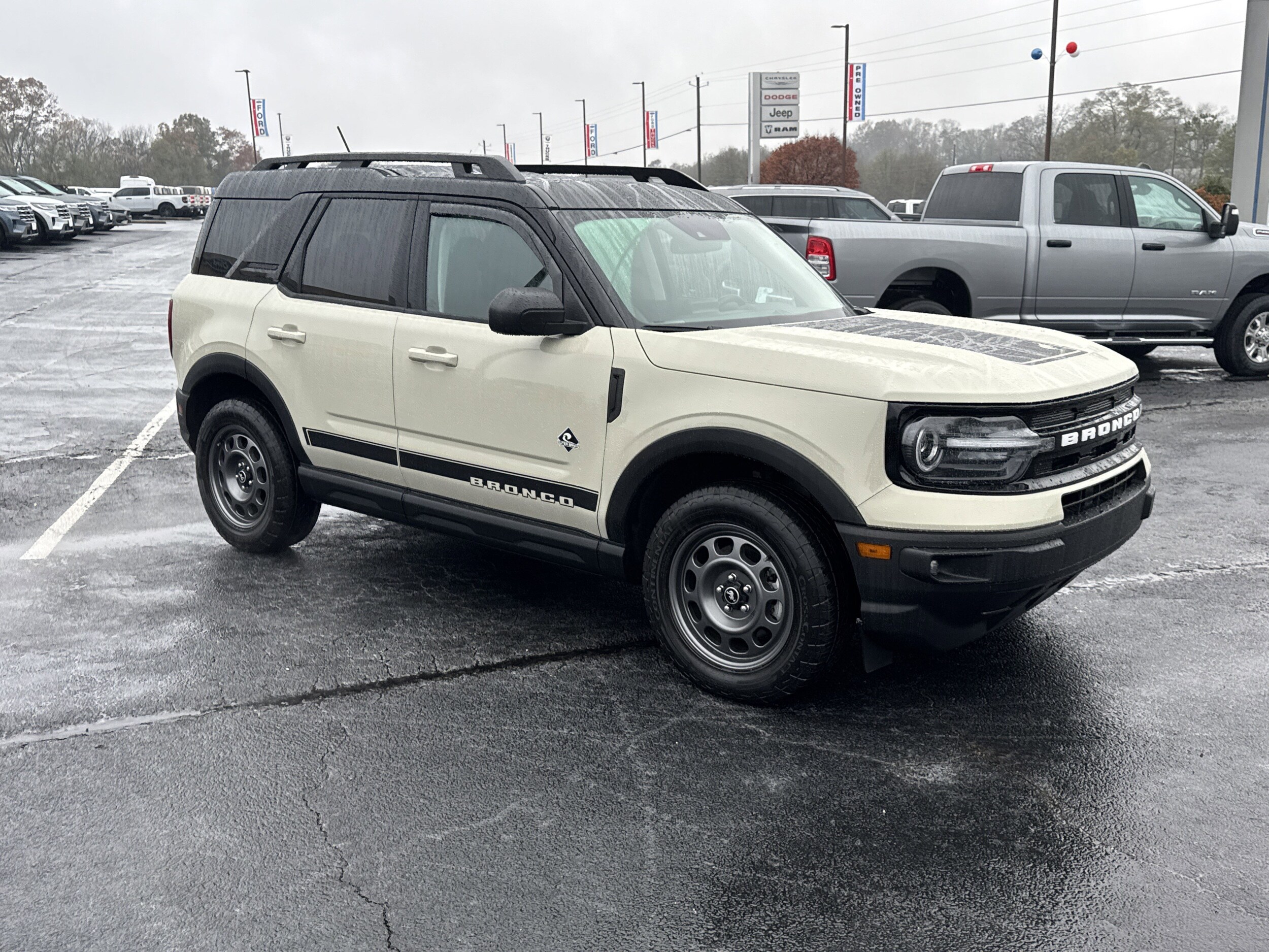 2024 Ford Bronco Sport Outer Banks photo 3