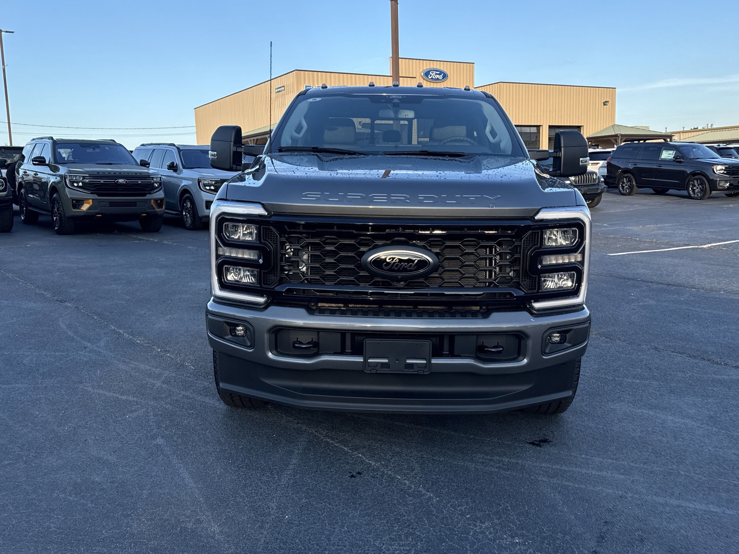 2025 Ford F-350 XLT photo 3