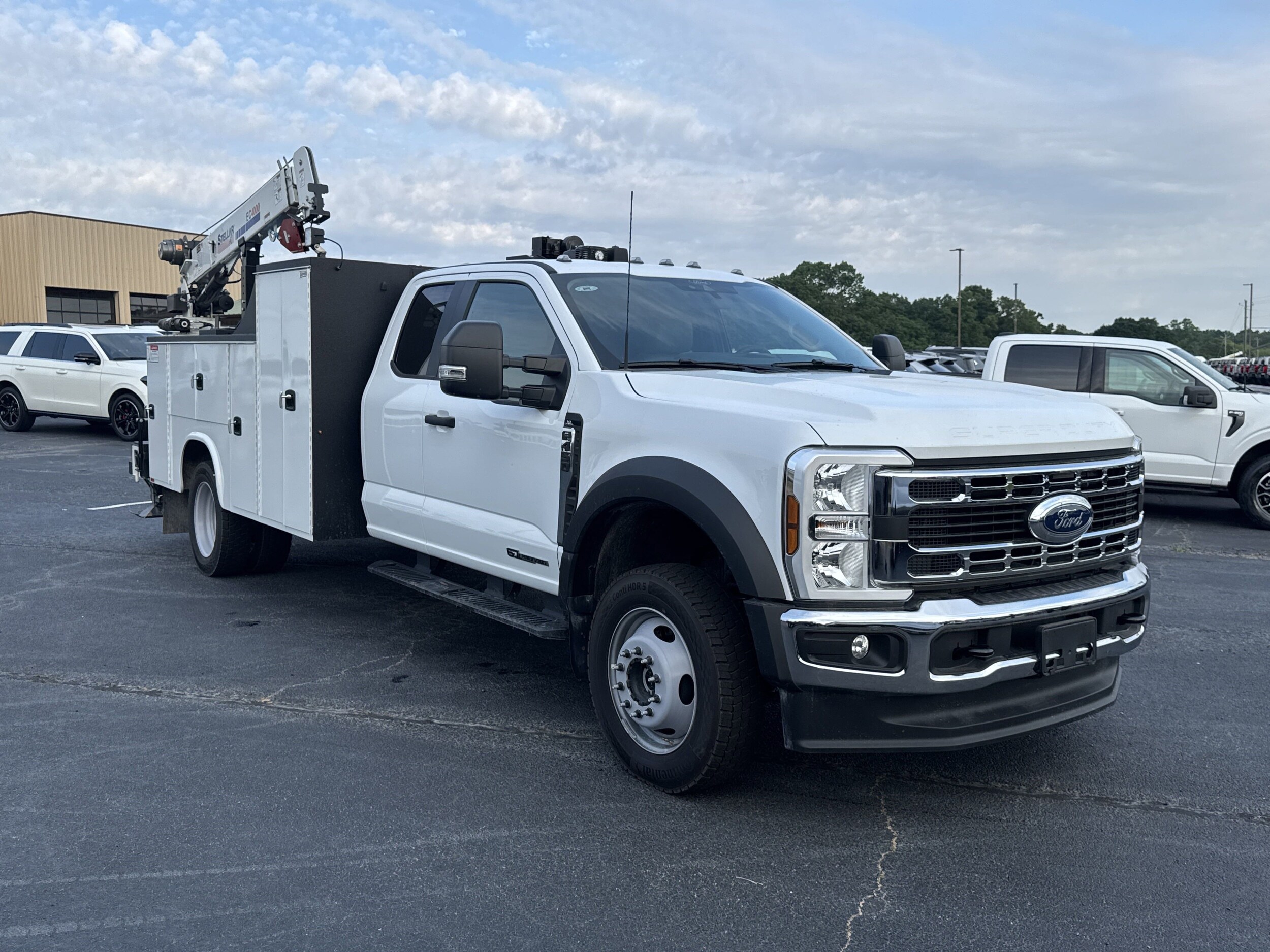 2025 Ford F-450 Super Duty Chassis Cab XL - Photo 4