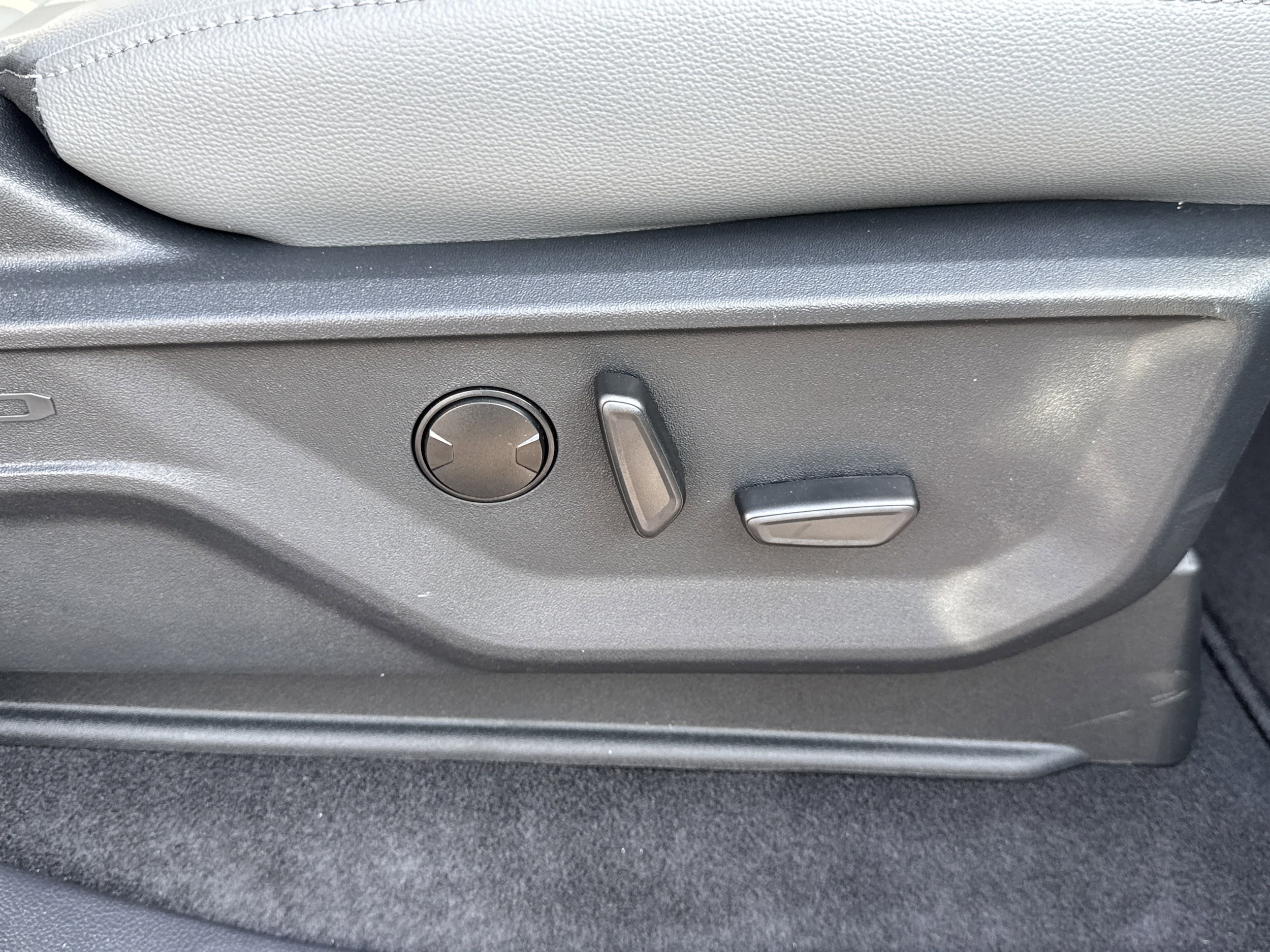 2025 Ford F-150 Lightning Flash - Photo 15