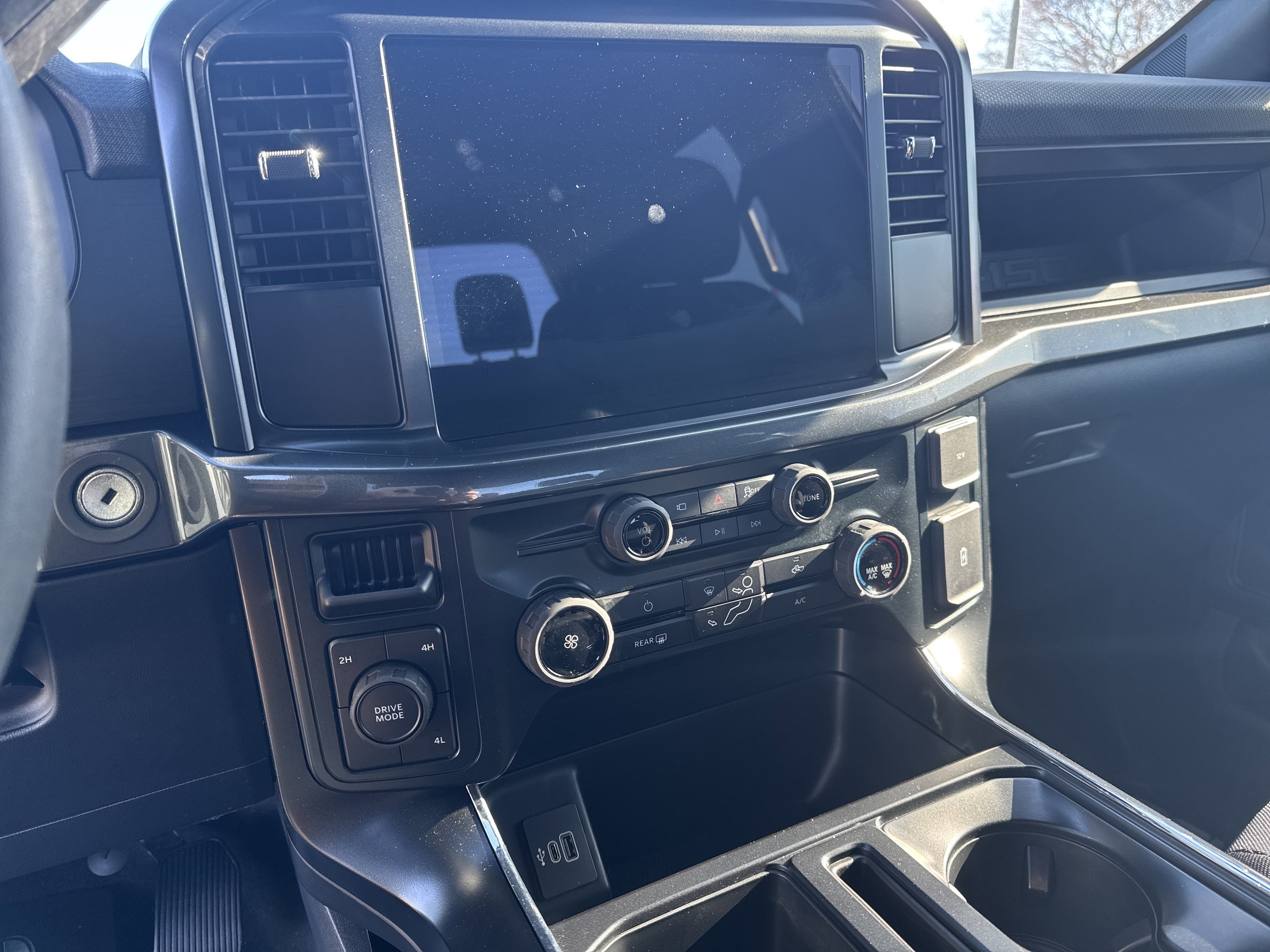 2025 Ford F-150 STX - Photo 11