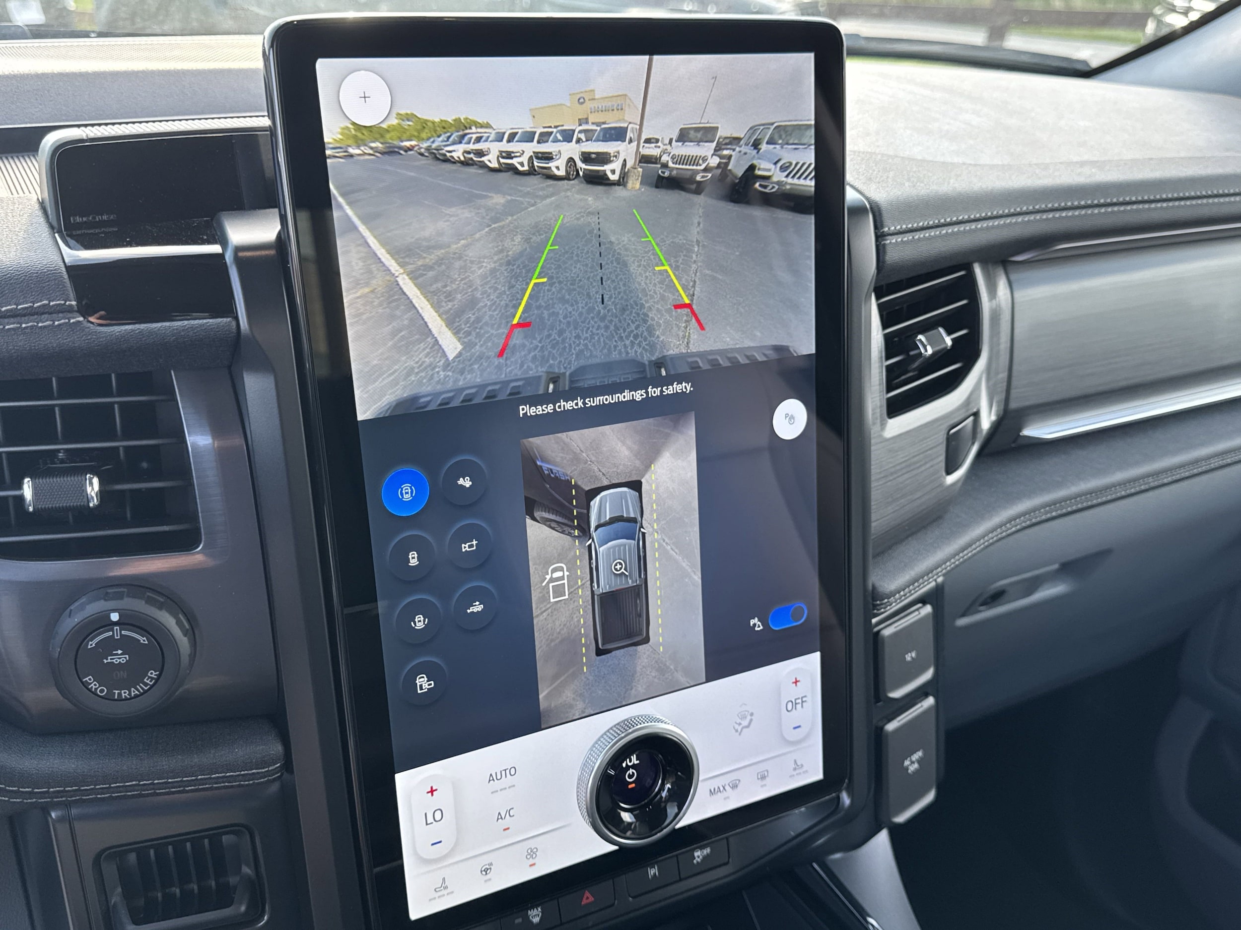 2025 Ford F-150 Lightning Flash - Photo 30