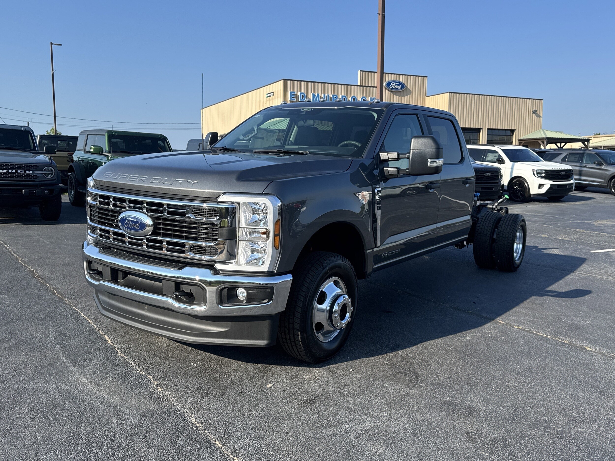 2026 Ford F-350 XL photo 2