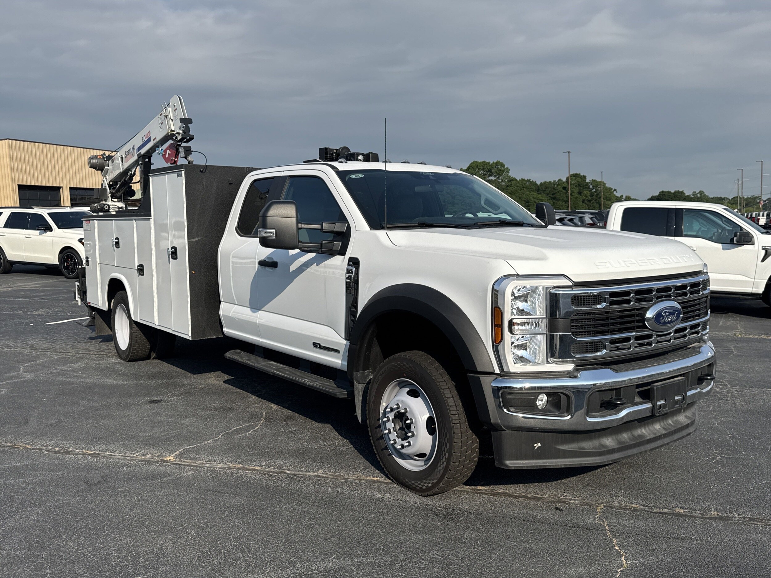 2025 Ford F-450 XL photo 2