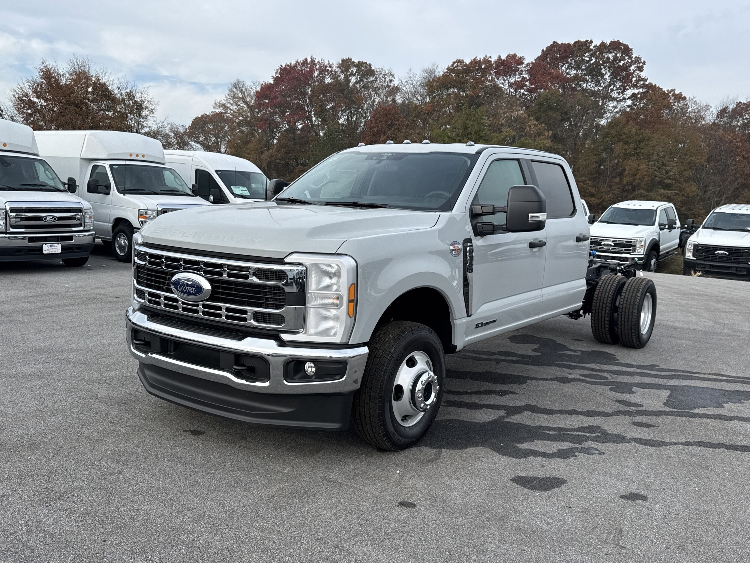 2026 Ford F-350 XL photo 2