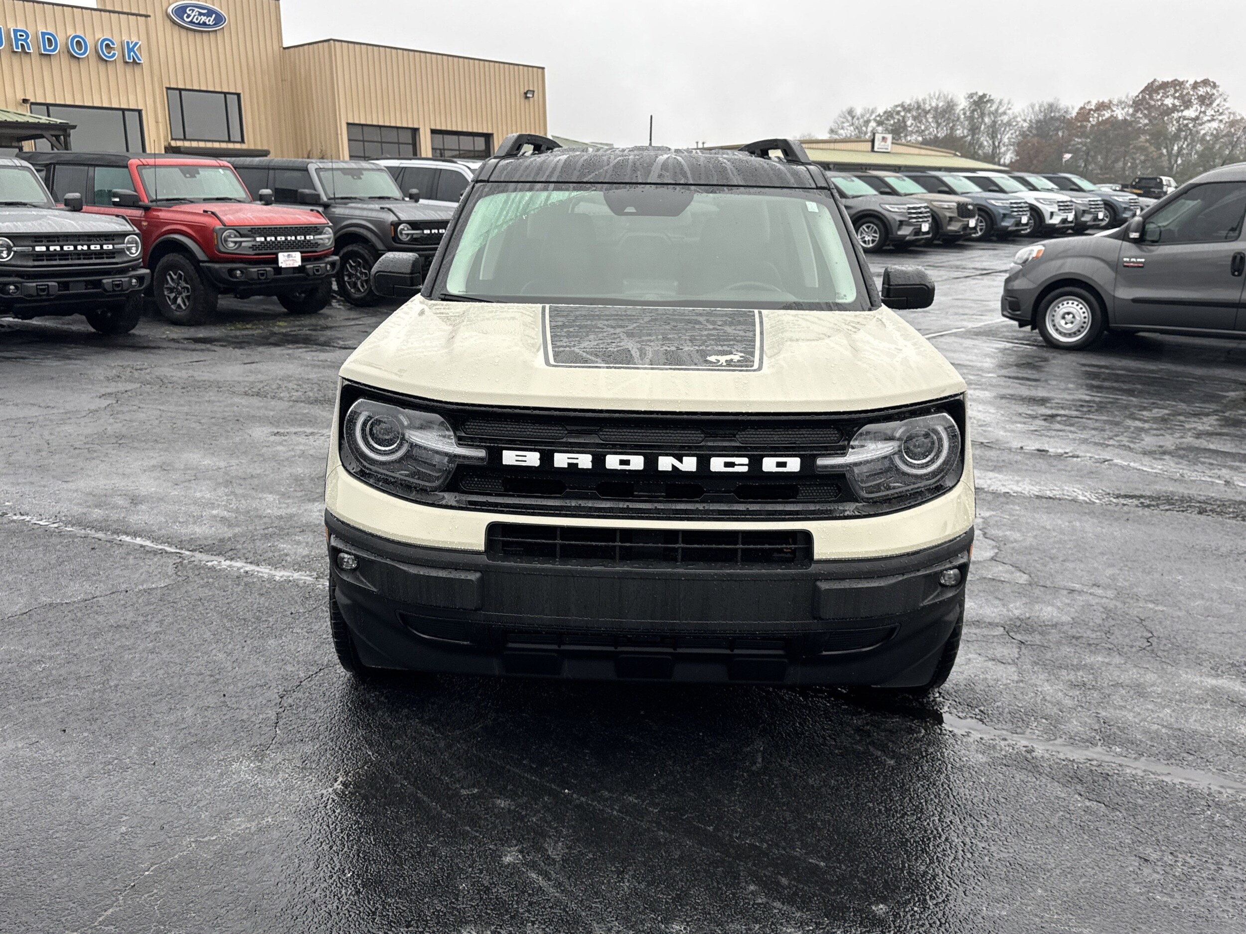 2024 Ford Bronco Sport Outer Banks photo 2