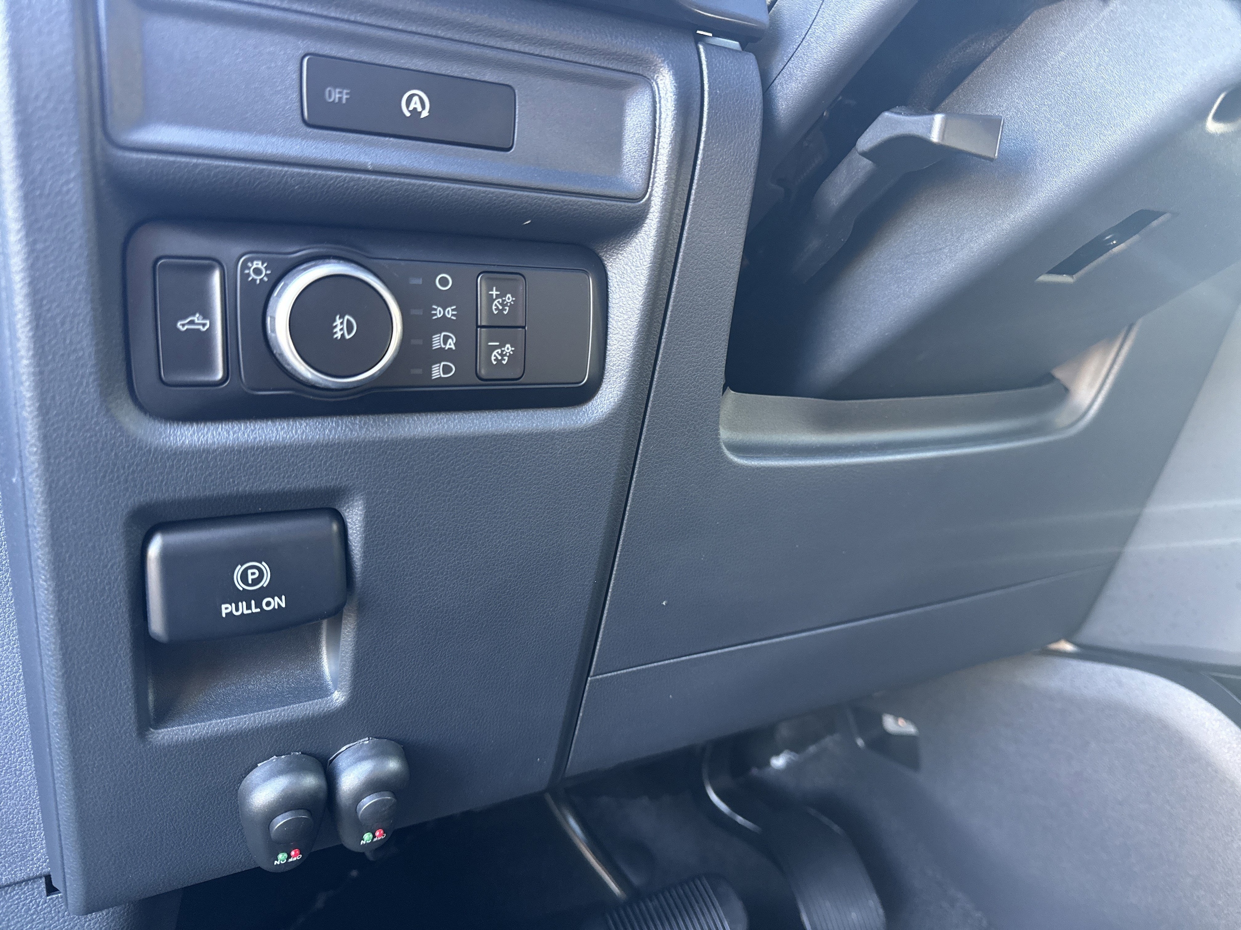 2025 Ford F-150 STX - Photo 13