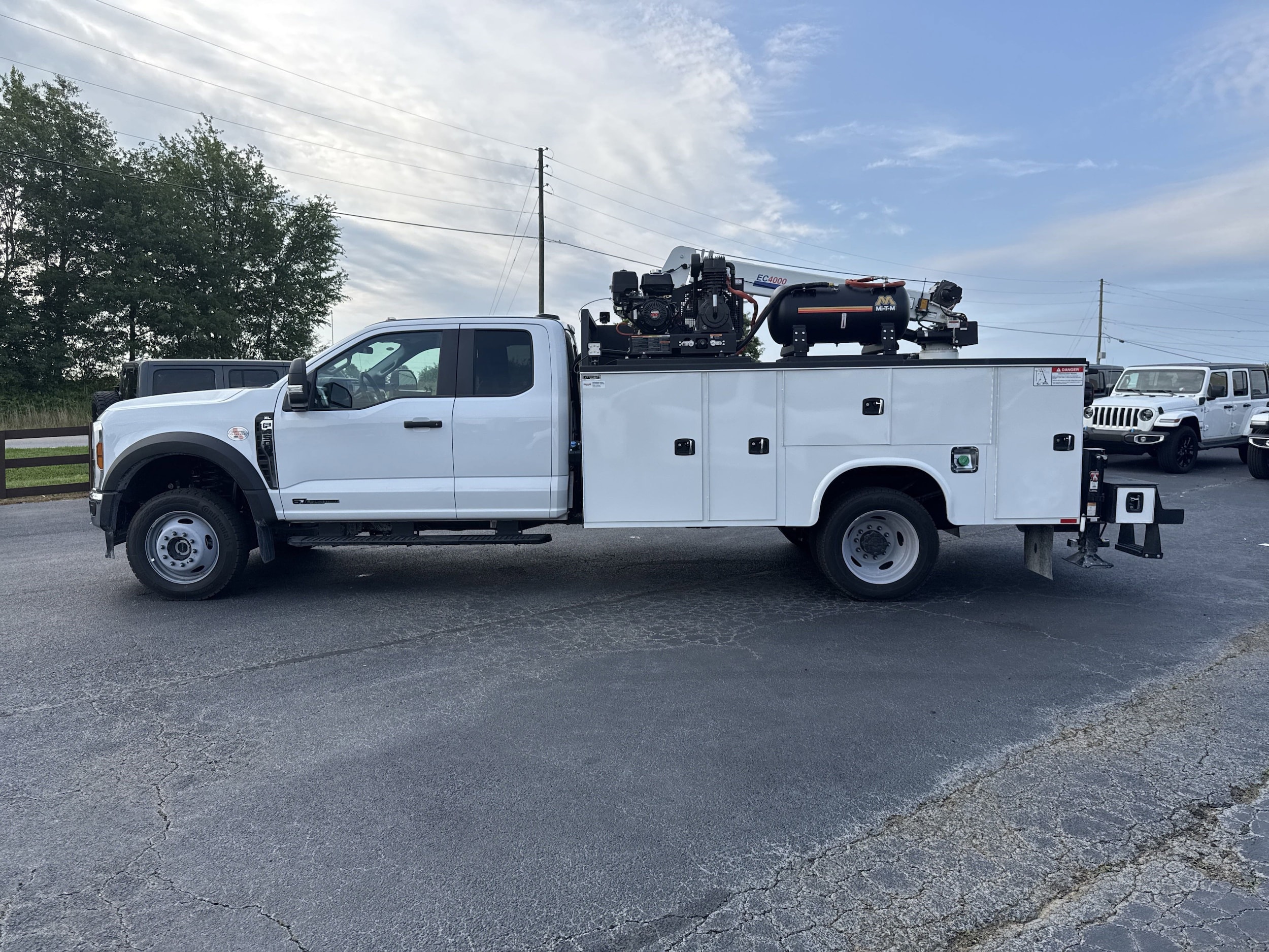 2025 Ford F-450 Super Duty Chassis Cab XL - Photo 8