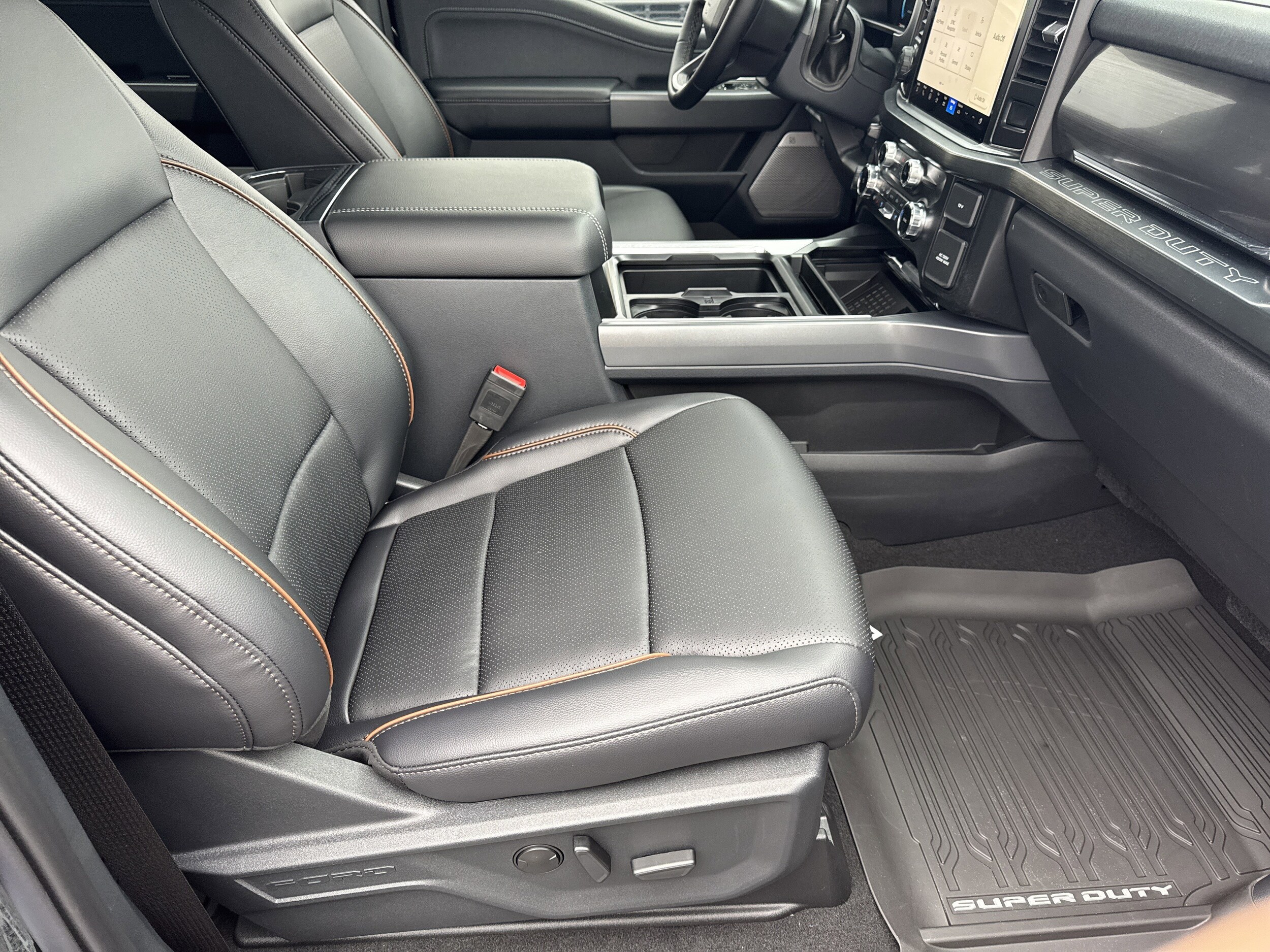2025 Ford F-350 Super Duty Lariat - Photo 13