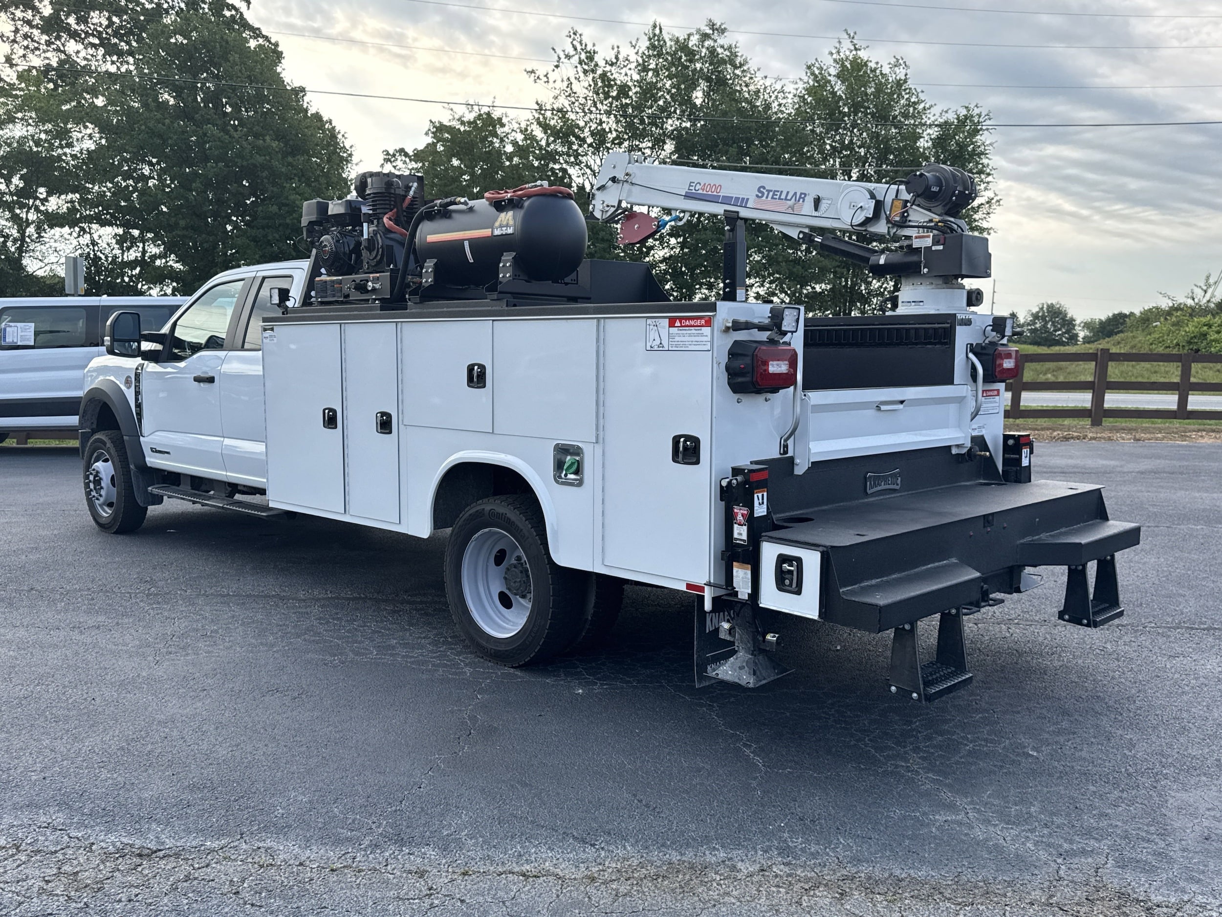 2025 Ford F-450 Super Duty Chassis Cab XL - Photo 7