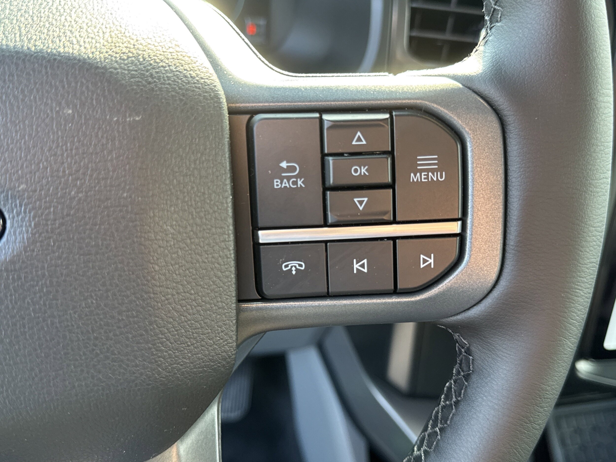 2025 Ford F-150 Lightning Flash - Photo 36