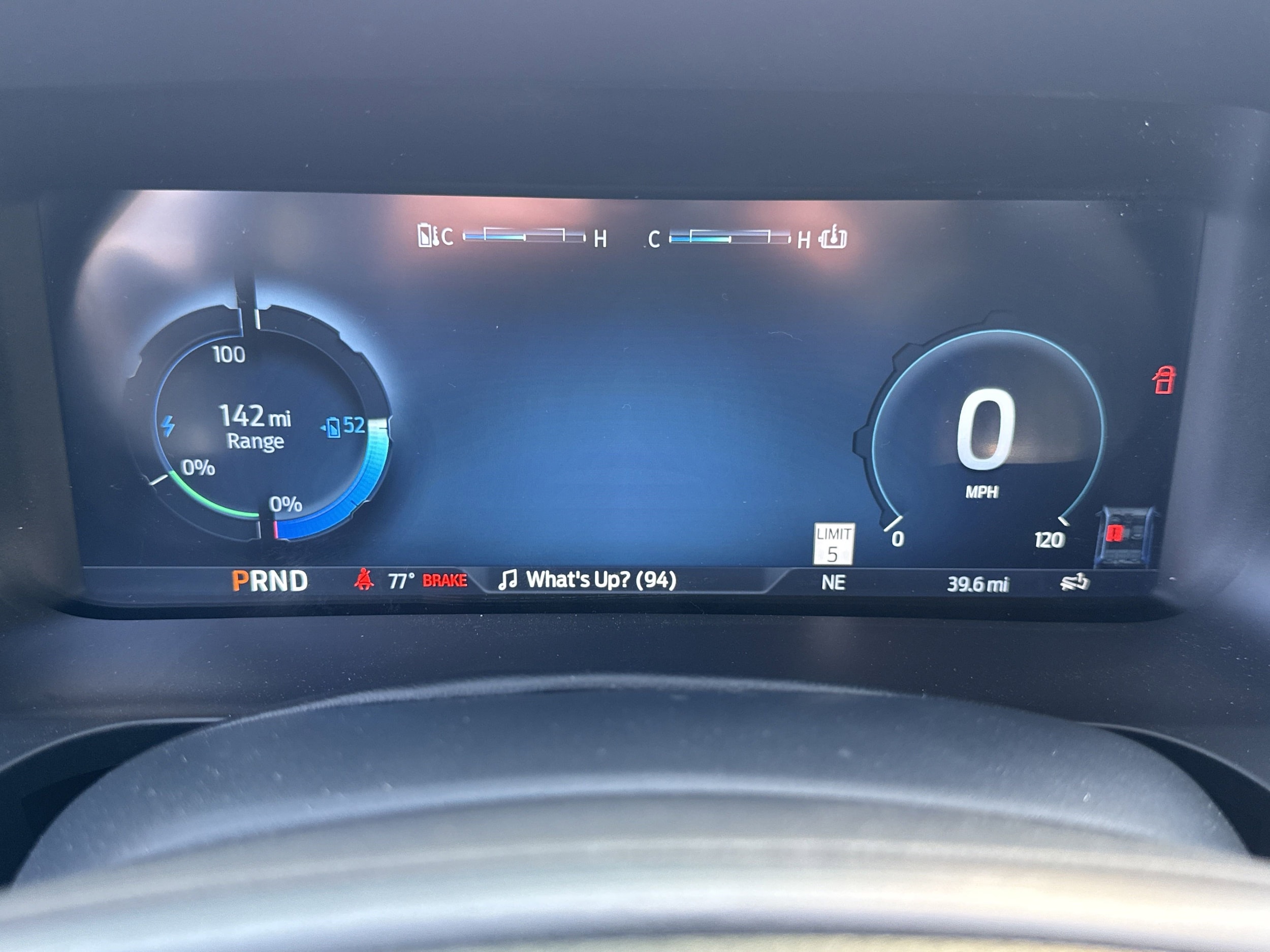 2025 Ford F-150 Lightning Flash - Photo 37