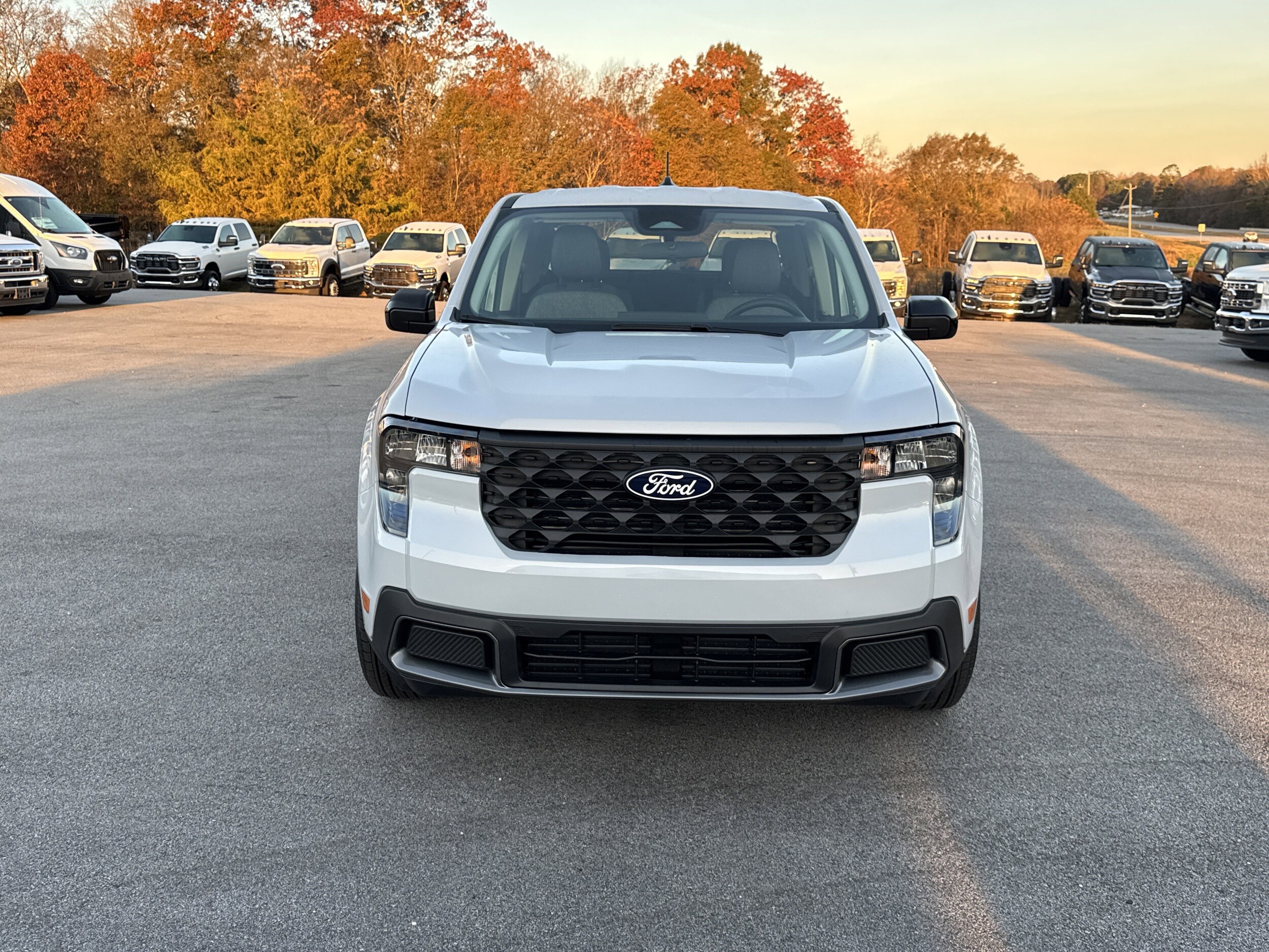 2025 Ford Maverick XLT photo 2