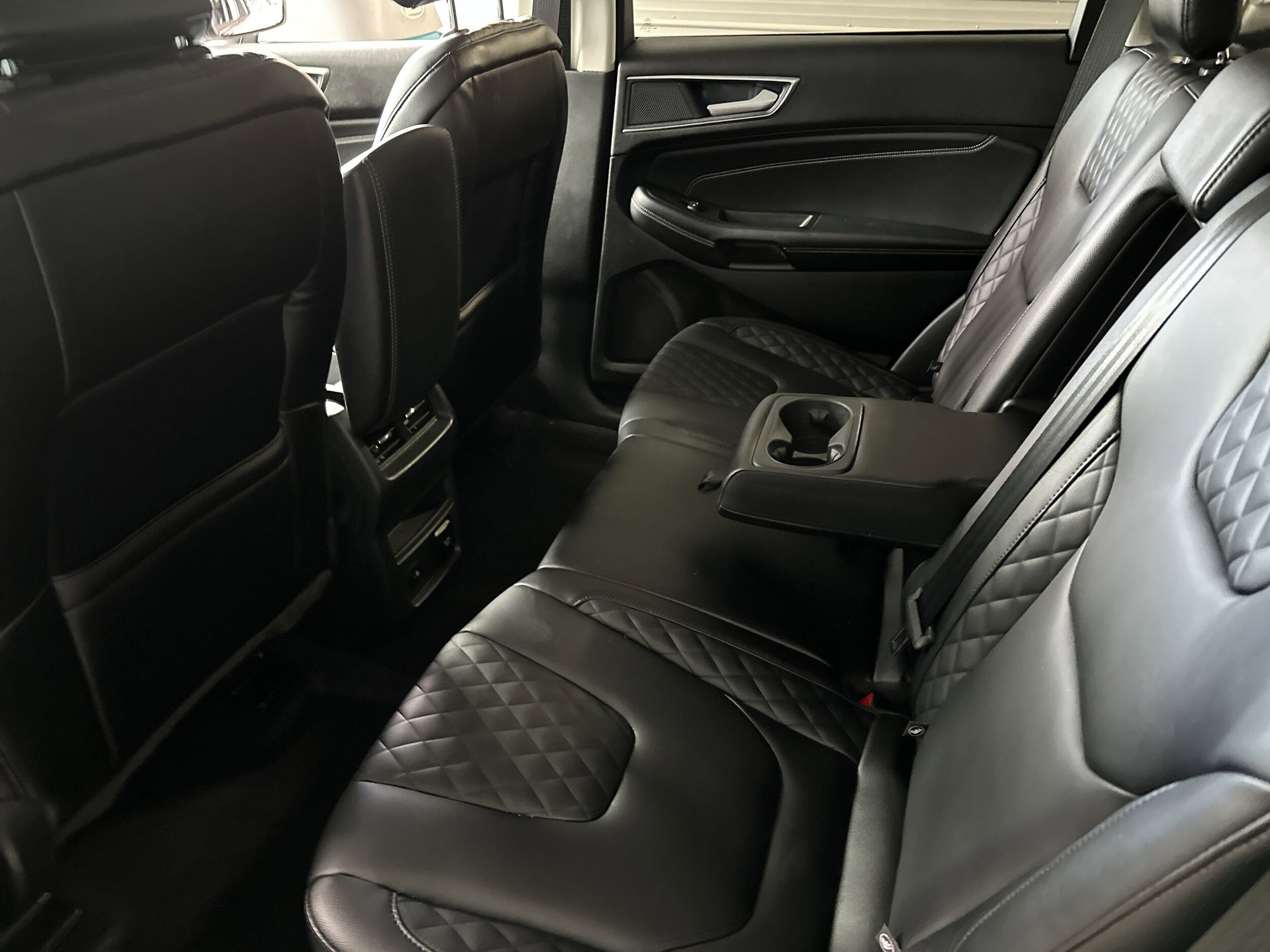 2024 Ford Edge Titanium photo 4