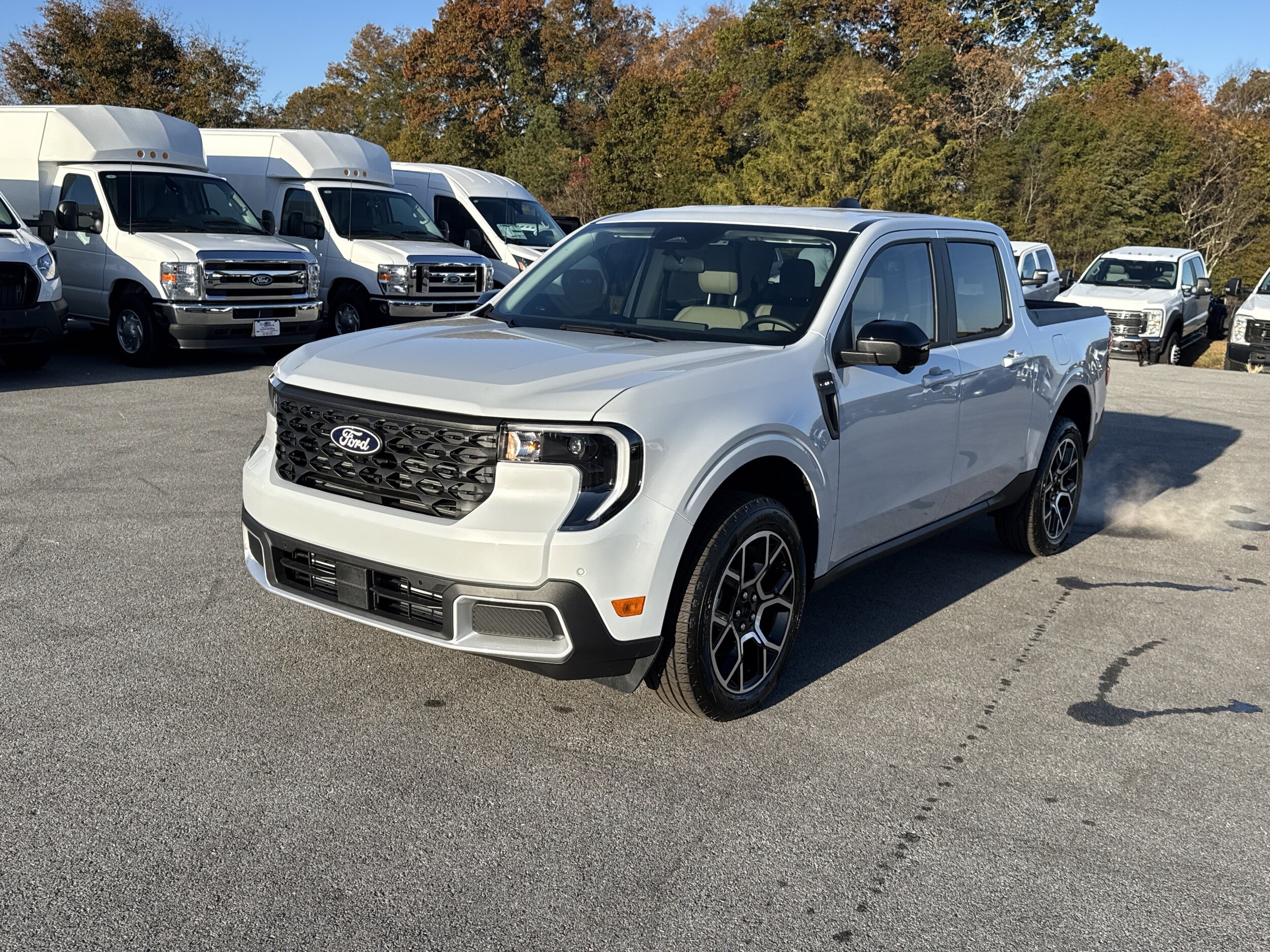 2025 Ford Maverick Lariat photo 2