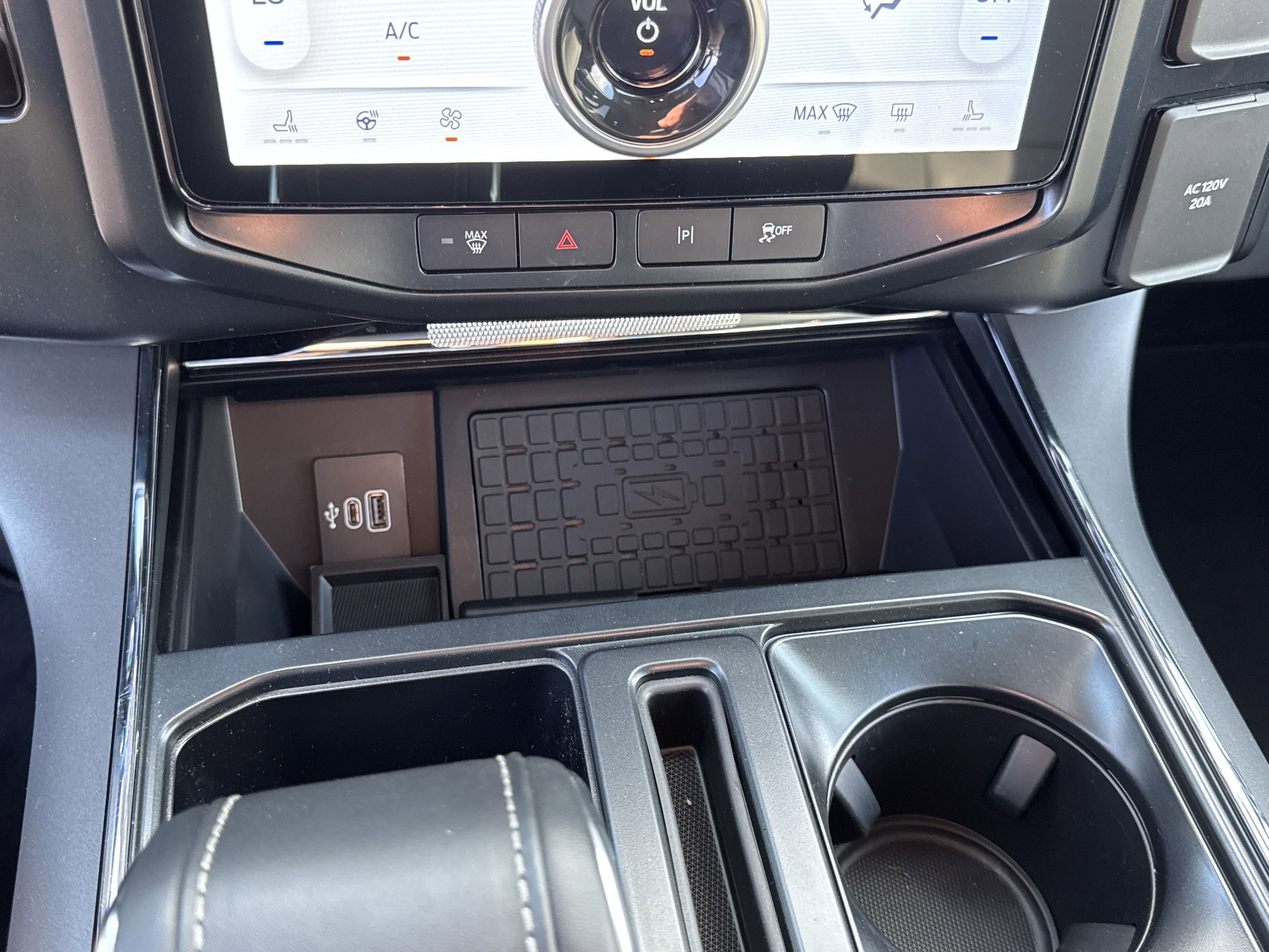 2025 Ford F-150 Lightning Flash - Photo 31