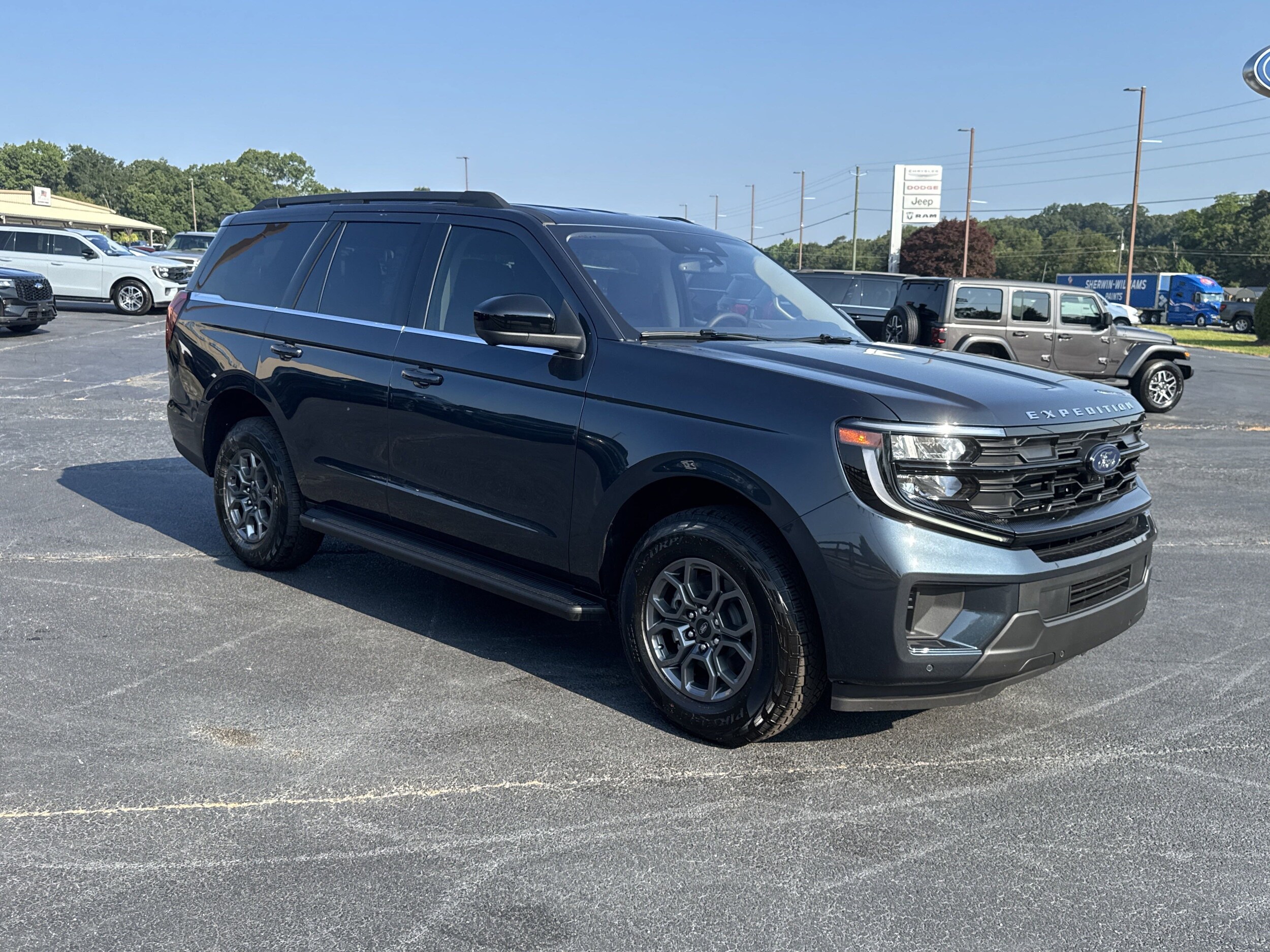 2025 Ford Expedition photo 4