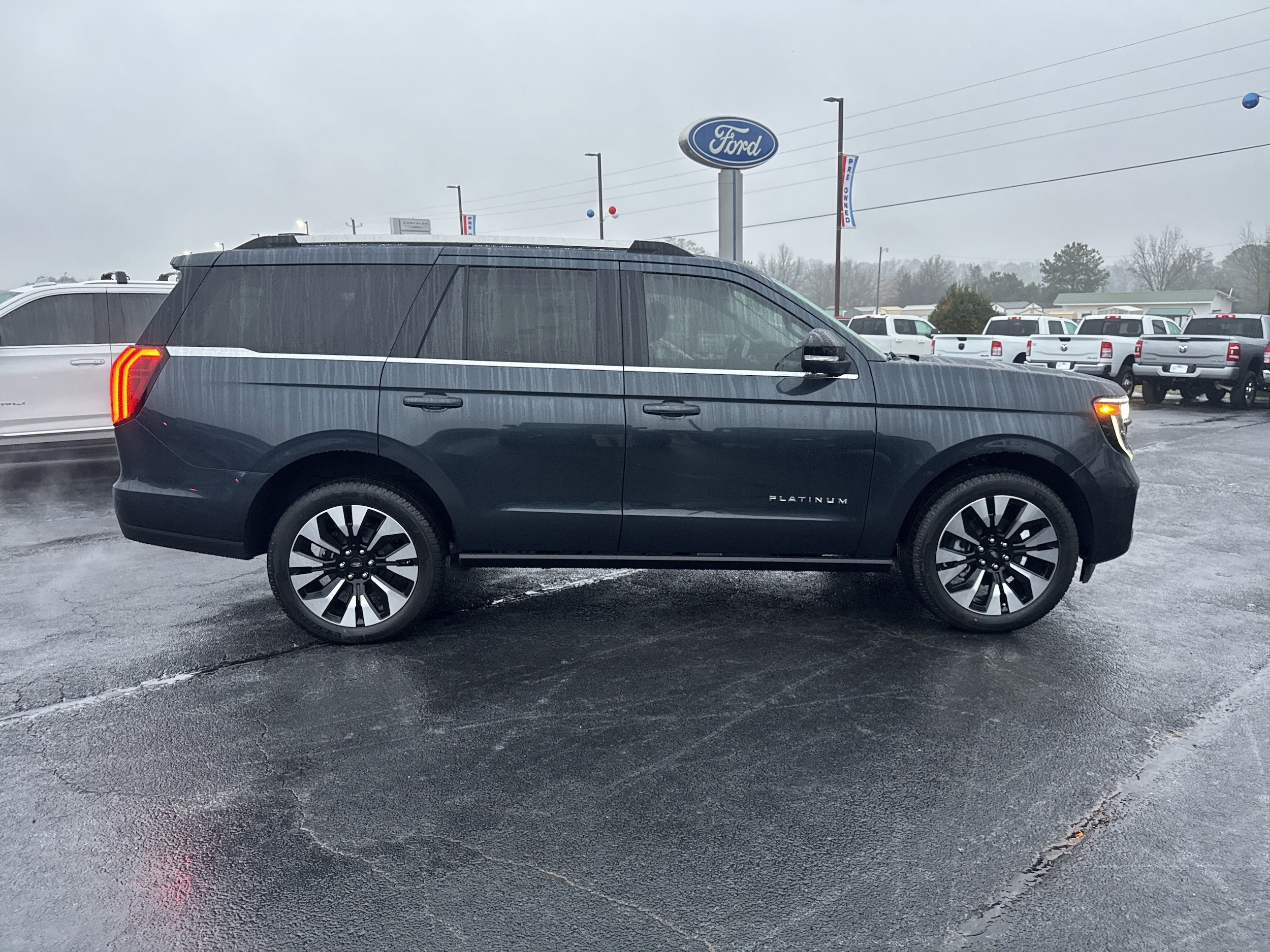 2025 Ford Expedition Platinum's photo