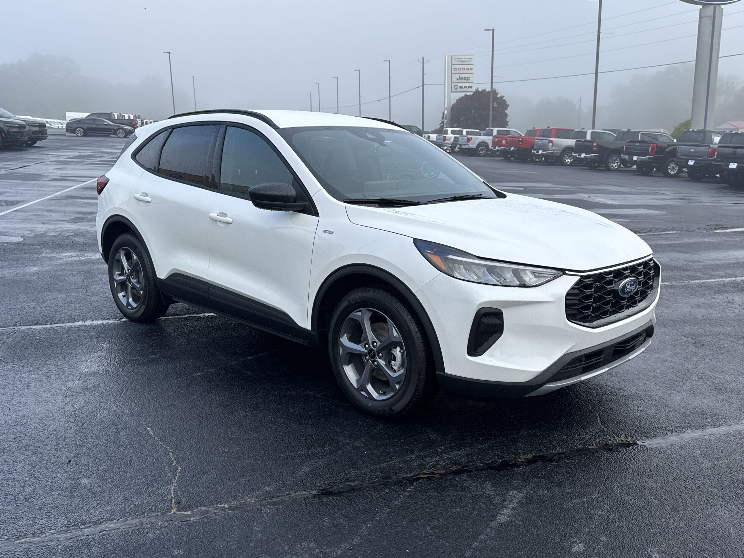 2025 Ford Escape ST-Line photo 4