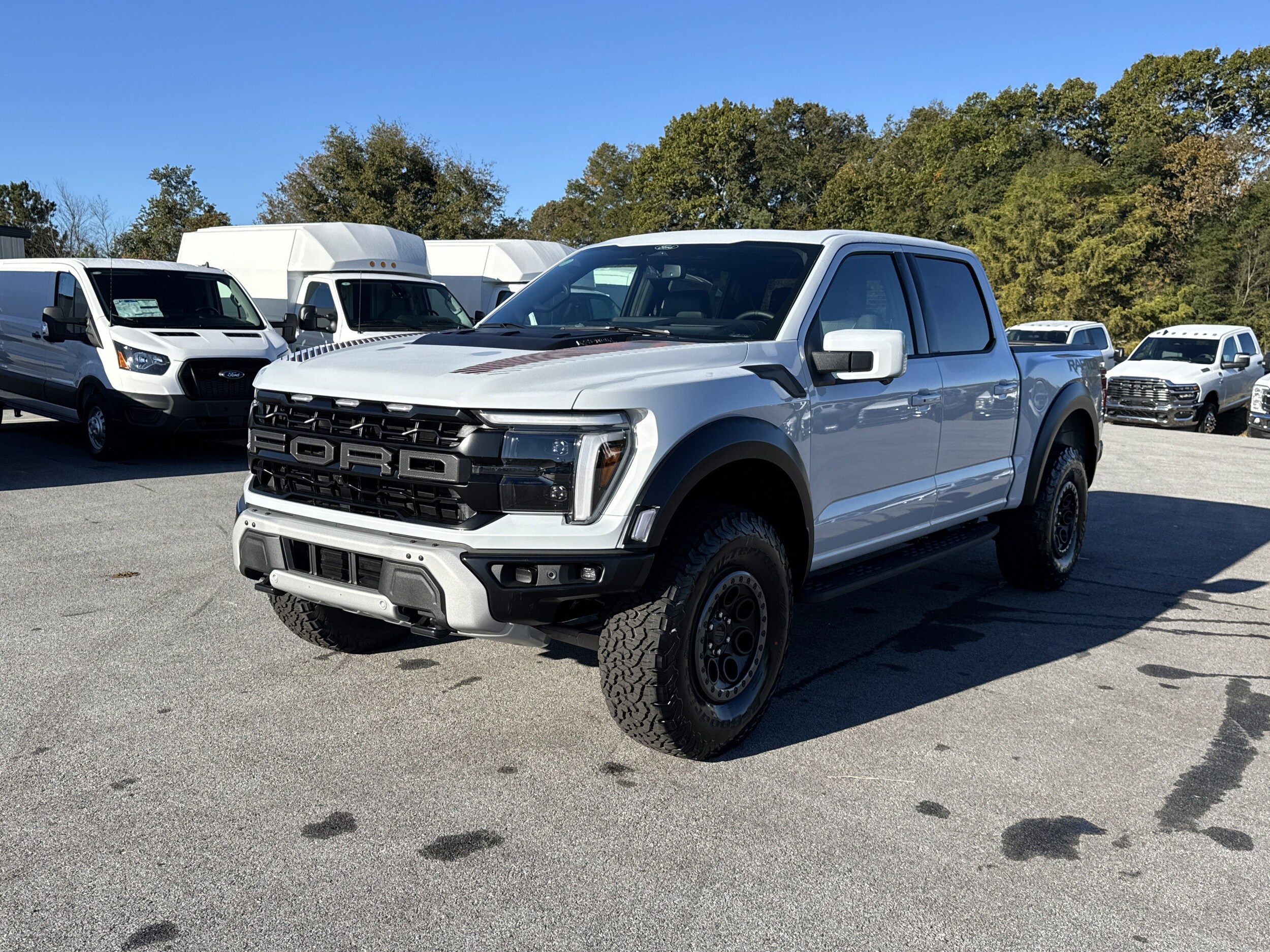 2025 Ford F-150 Raptor photo 2