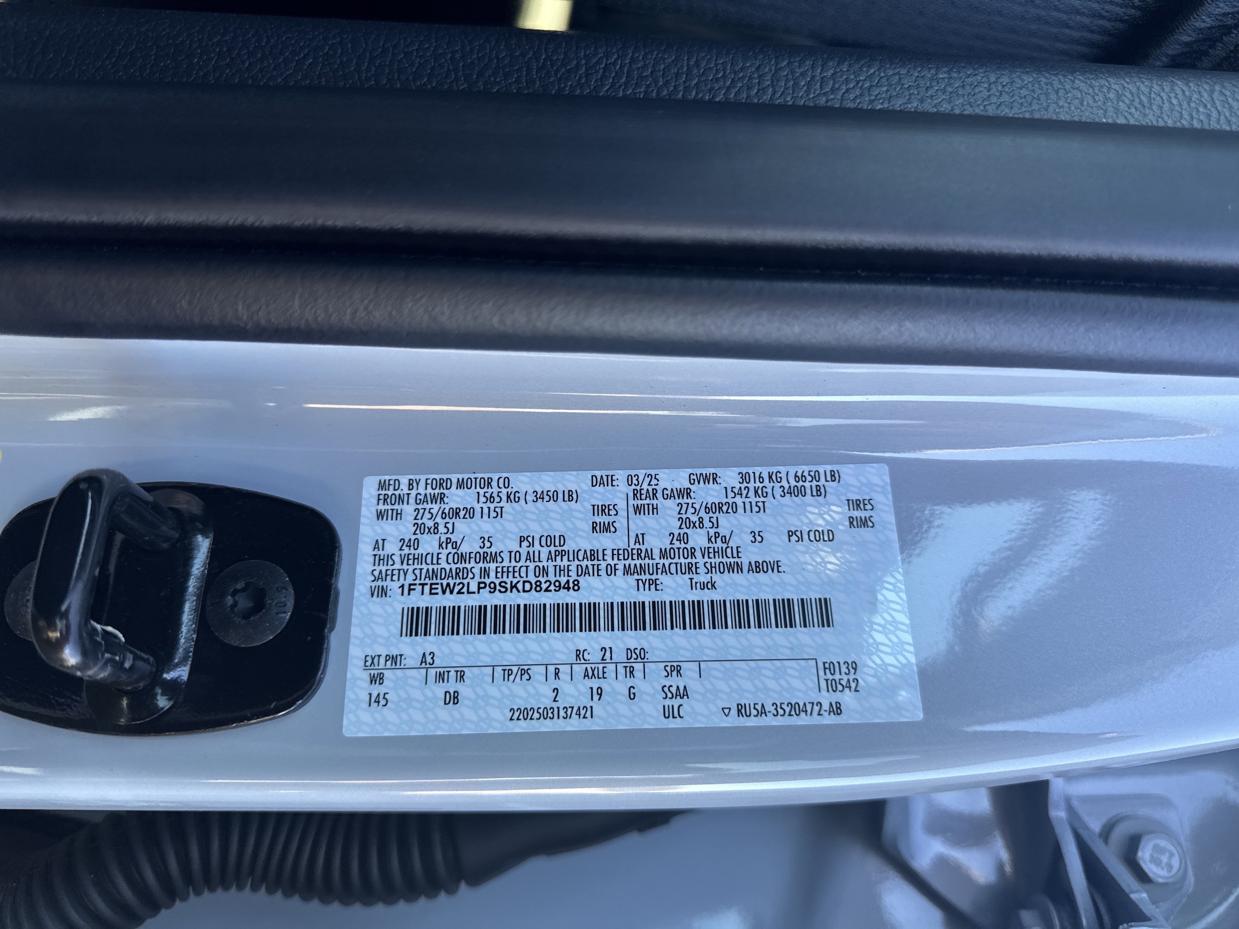 2025 Ford F-150 STX - Photo 16