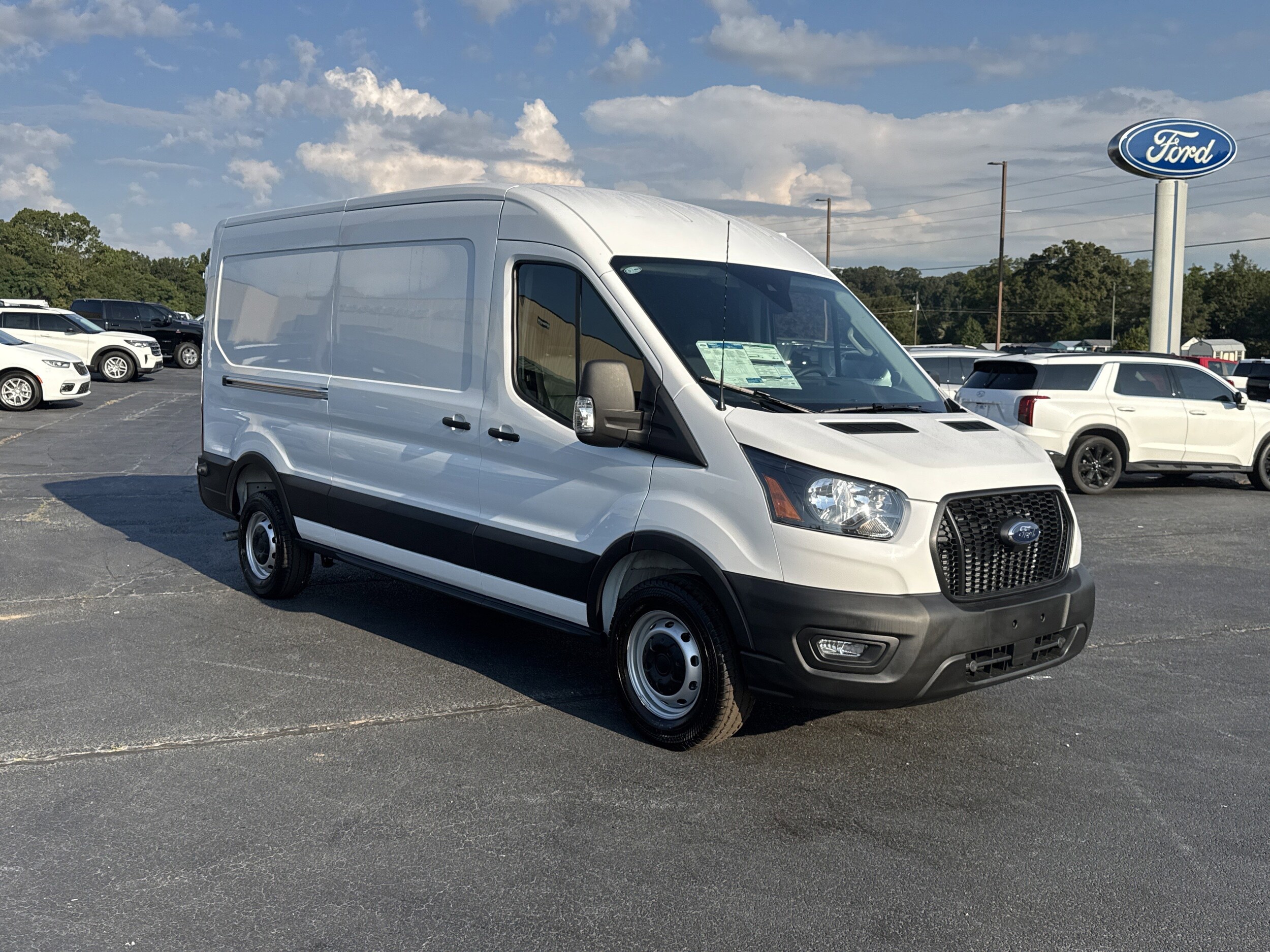 2025 Ford Transit Cargo Van photo 4