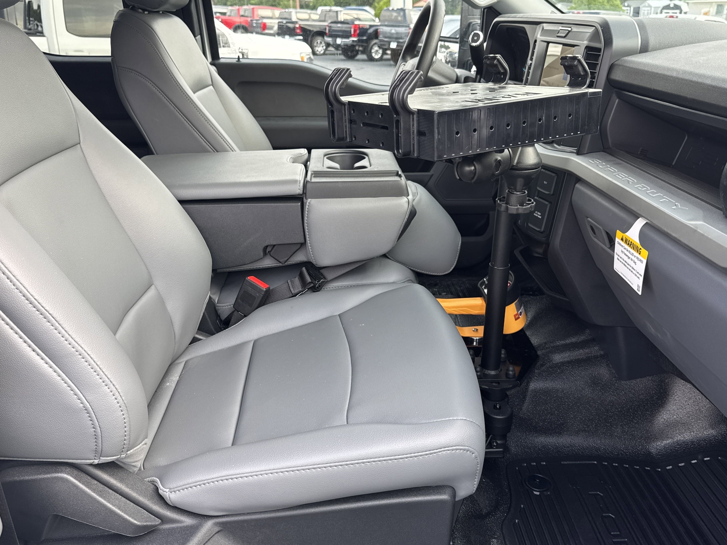2025 Ford F-450 Super Duty Chassis Cab XL - Photo 23