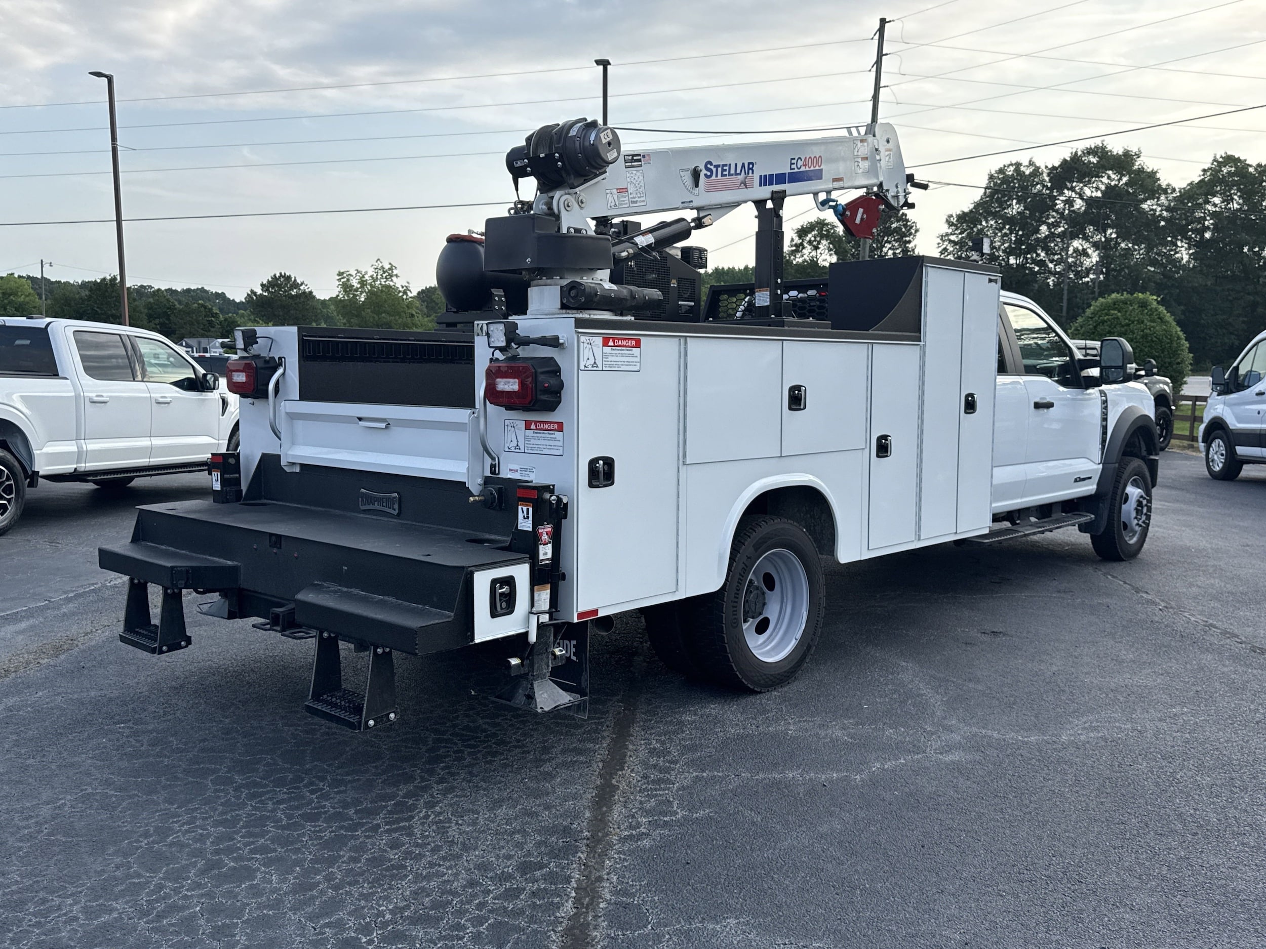 2025 Ford F-450 Super Duty Chassis Cab XL - Photo 5