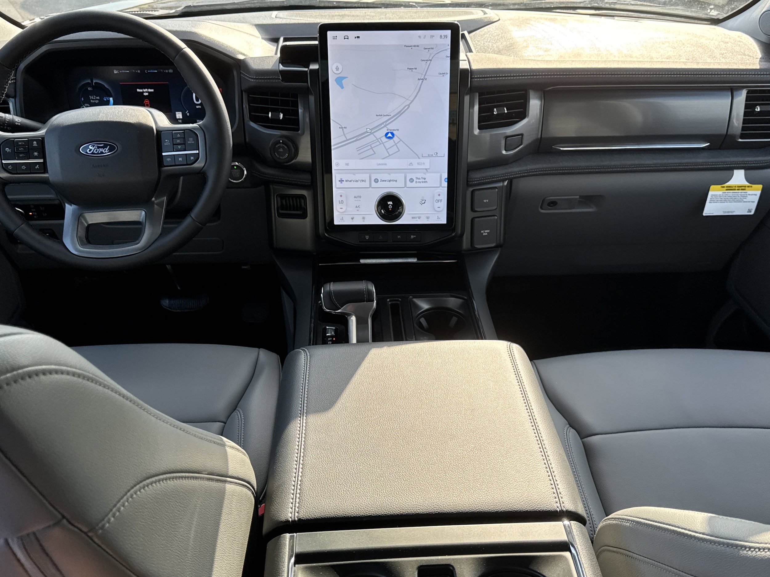 2025 Ford F-150 Lightning Flash - Photo 27