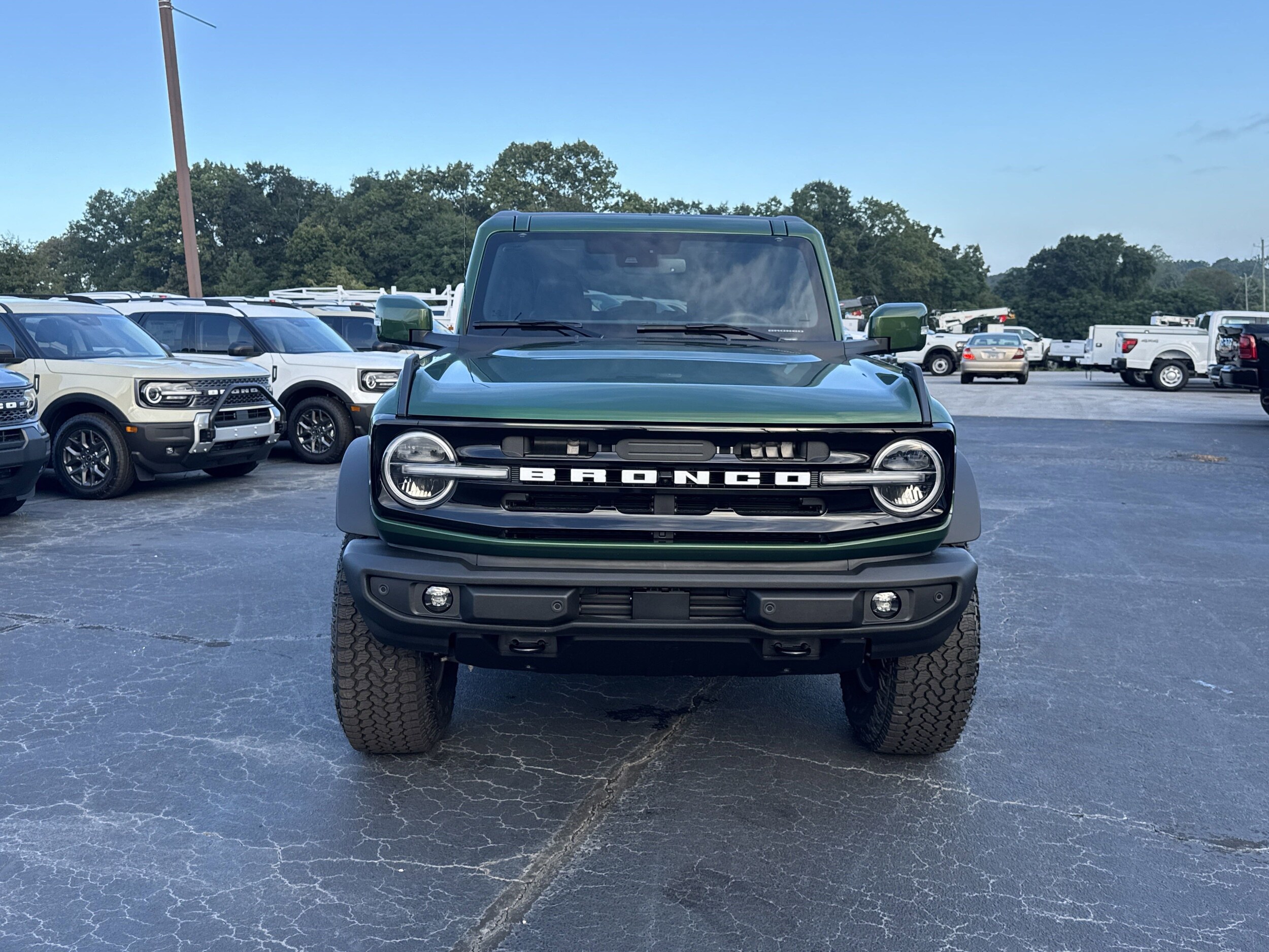 2025 Ford Bronco Outer Banks photo 3