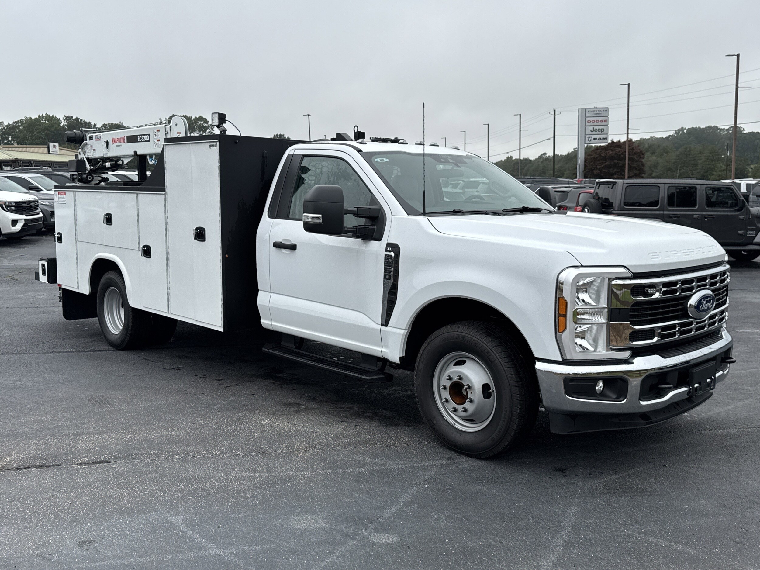 2024 Ford F-350 XL photo 3