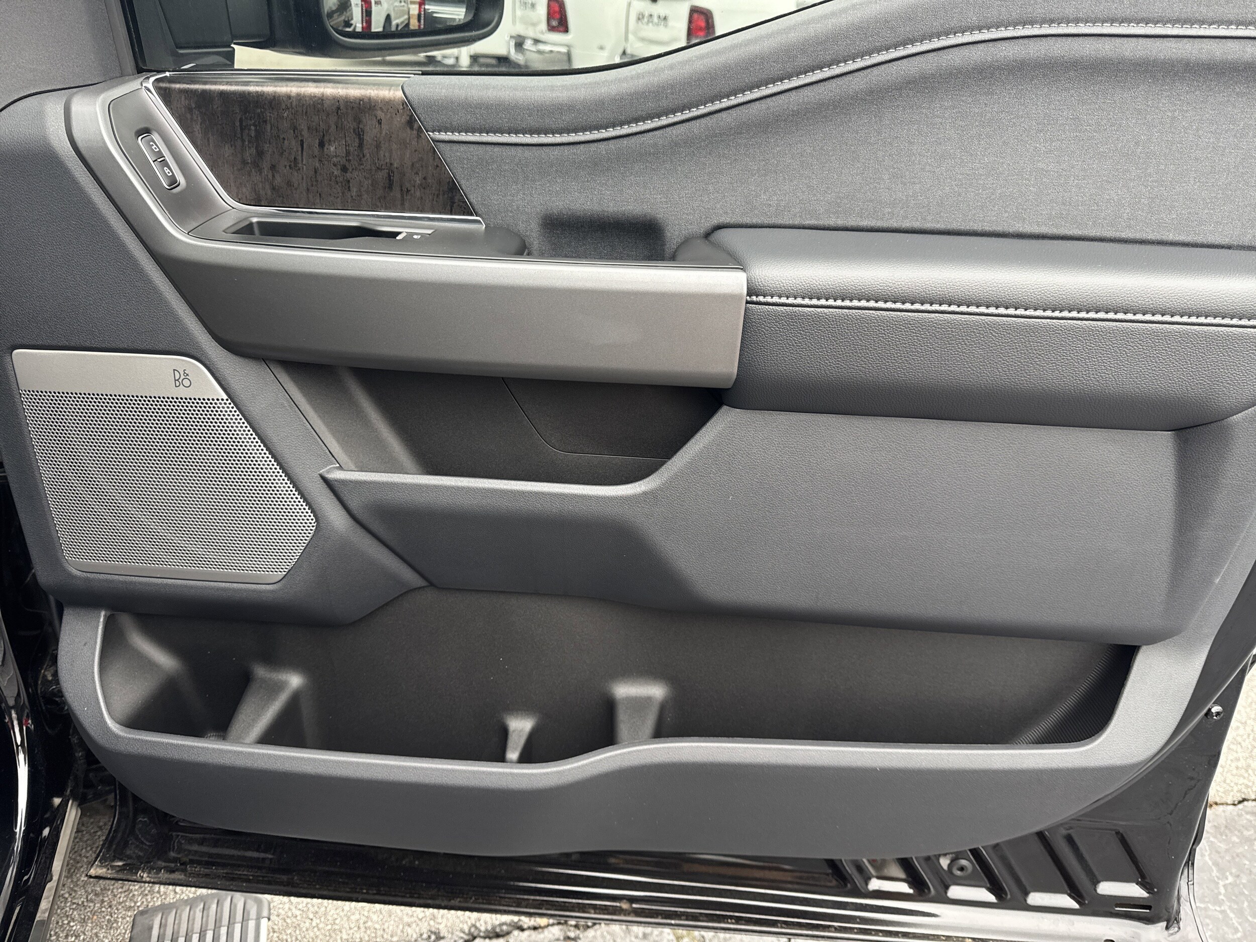 2025 Ford F-350 Super Duty Lariat - Photo 14