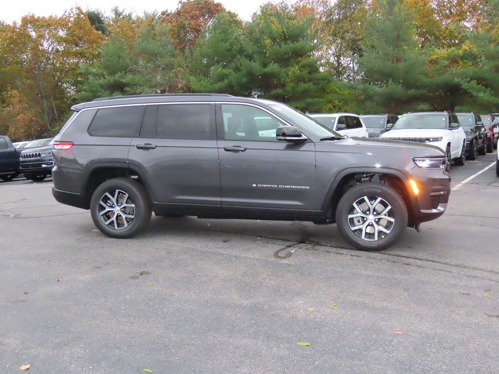 2025 Jeep Grand Cherokee Limited photo 2
