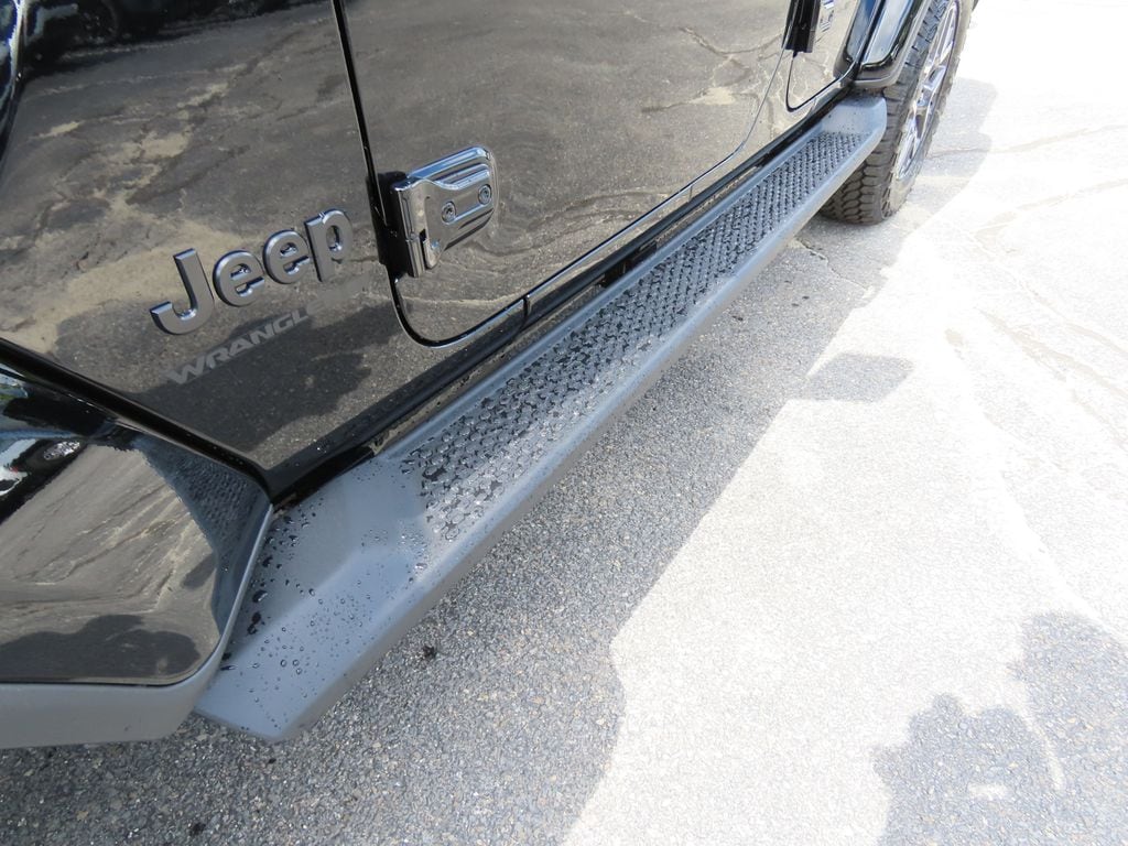 New 2026 Jeep Wrangler 4-Door Sahara Sport Utility