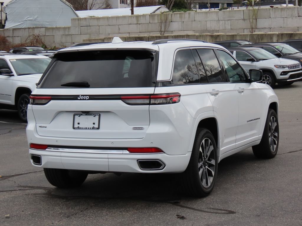 2022 Jeep Grand Cherokee Overland photo 4