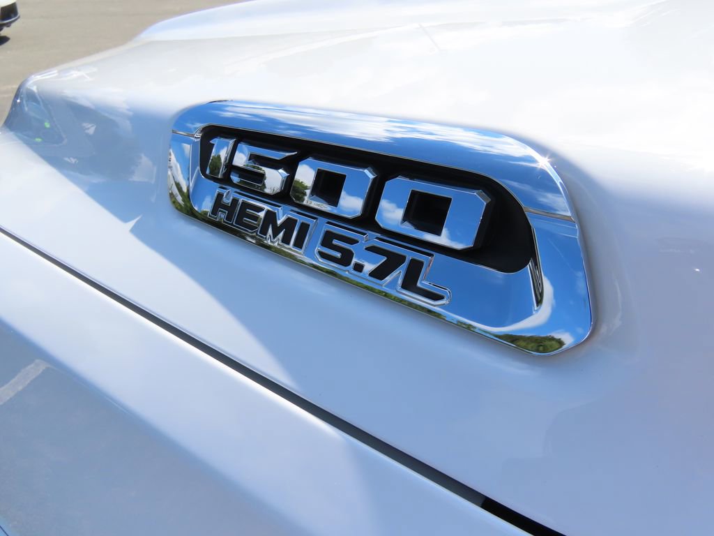 2022 Ram 1500 Limited photo 2