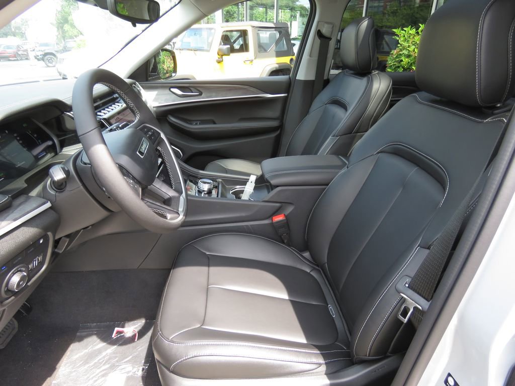 2023 Jeep Grand Cherokee 4xe photo 3