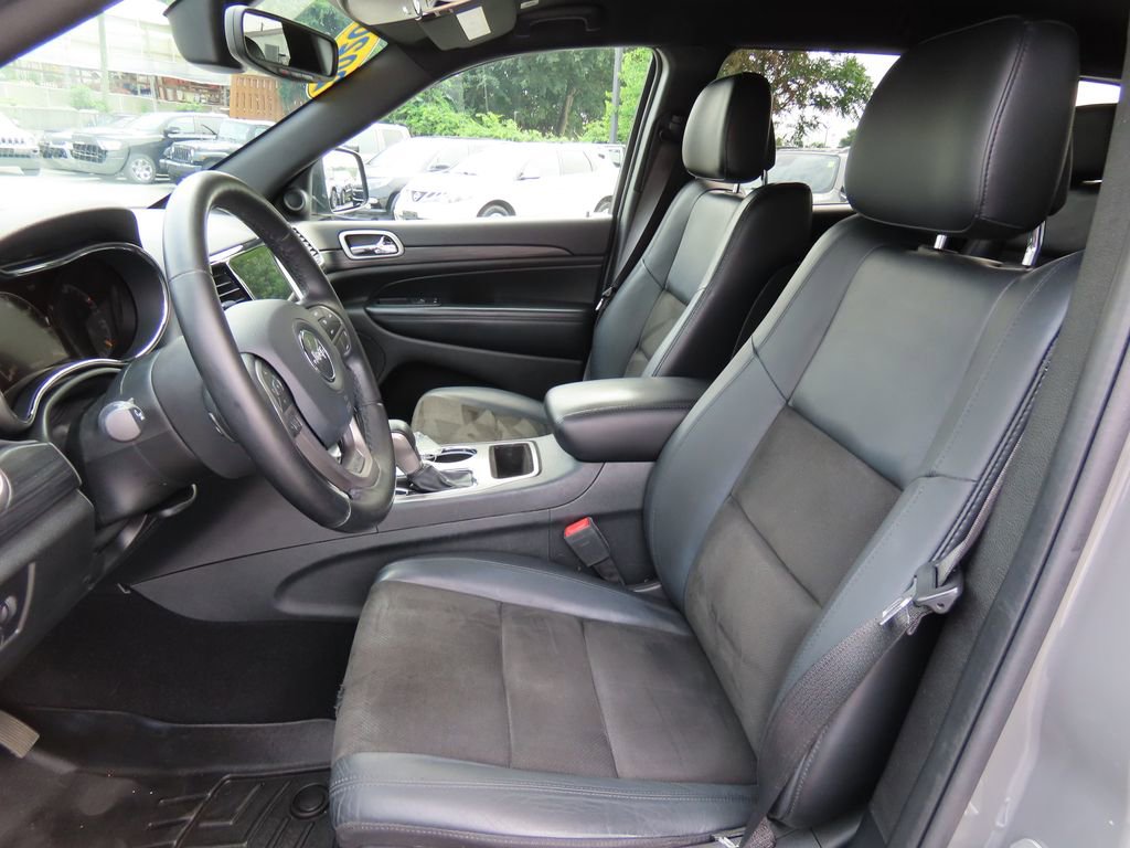 2020 Jeep Grand Cherokee Altitude photo 4