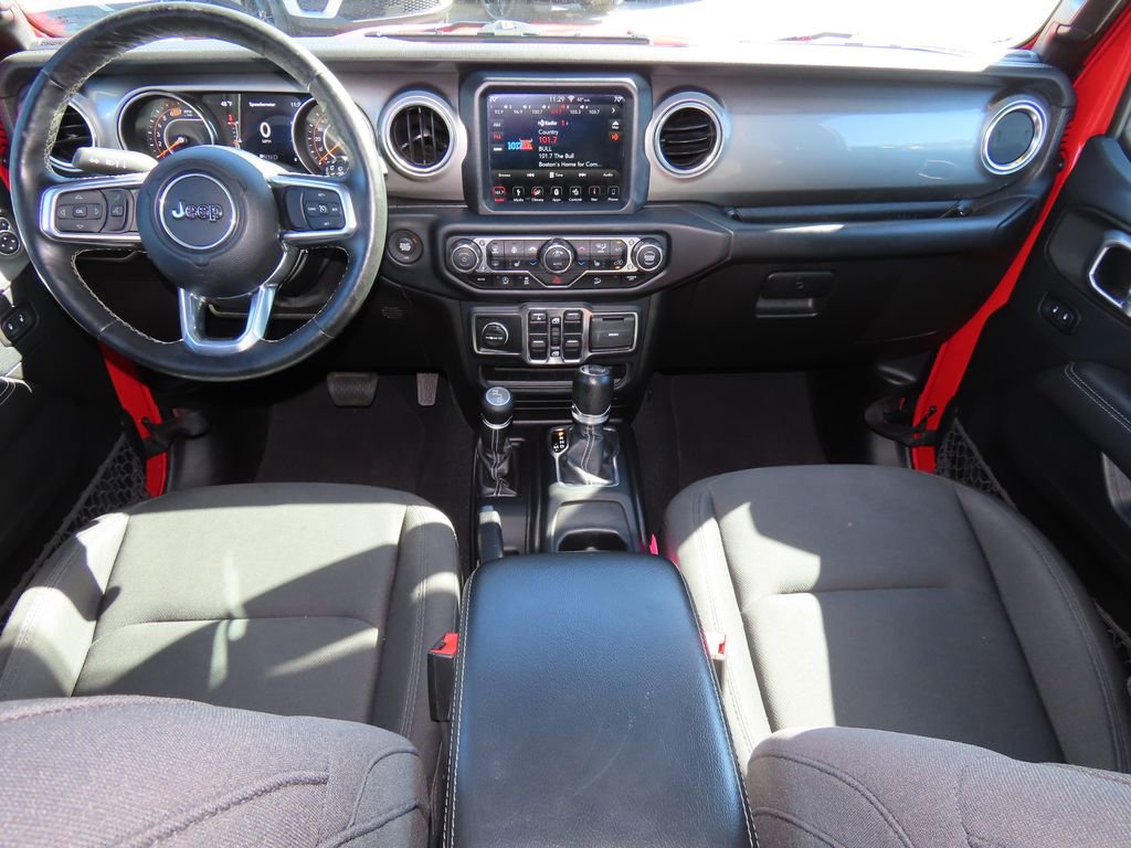2019 Jeep Wrangler Unlimited Sahara photo 2