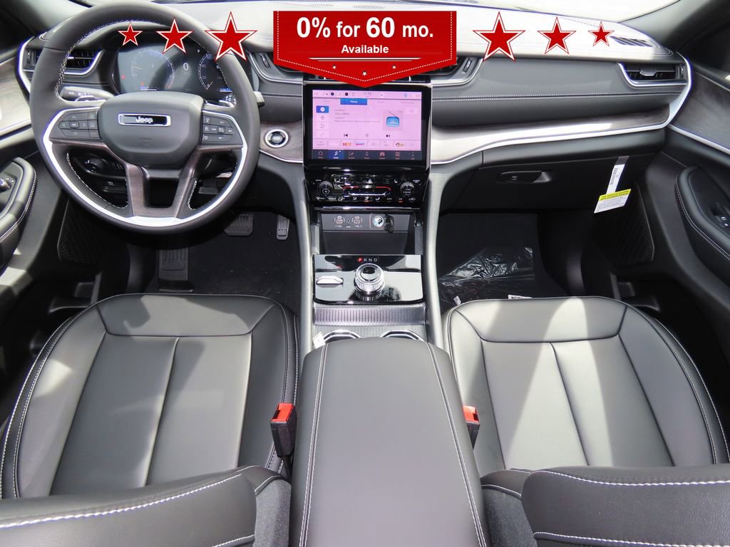 2025 Jeep Grand Cherokee Limited photo 2