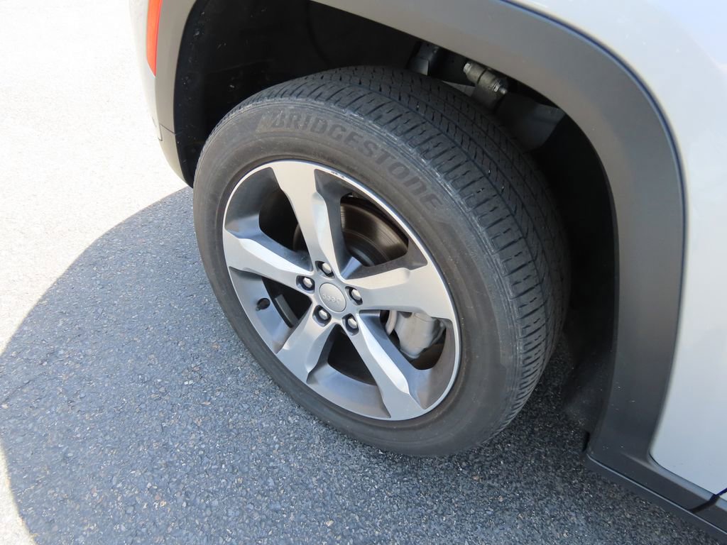 2022 Jeep Grand Cherokee Limited photo 3