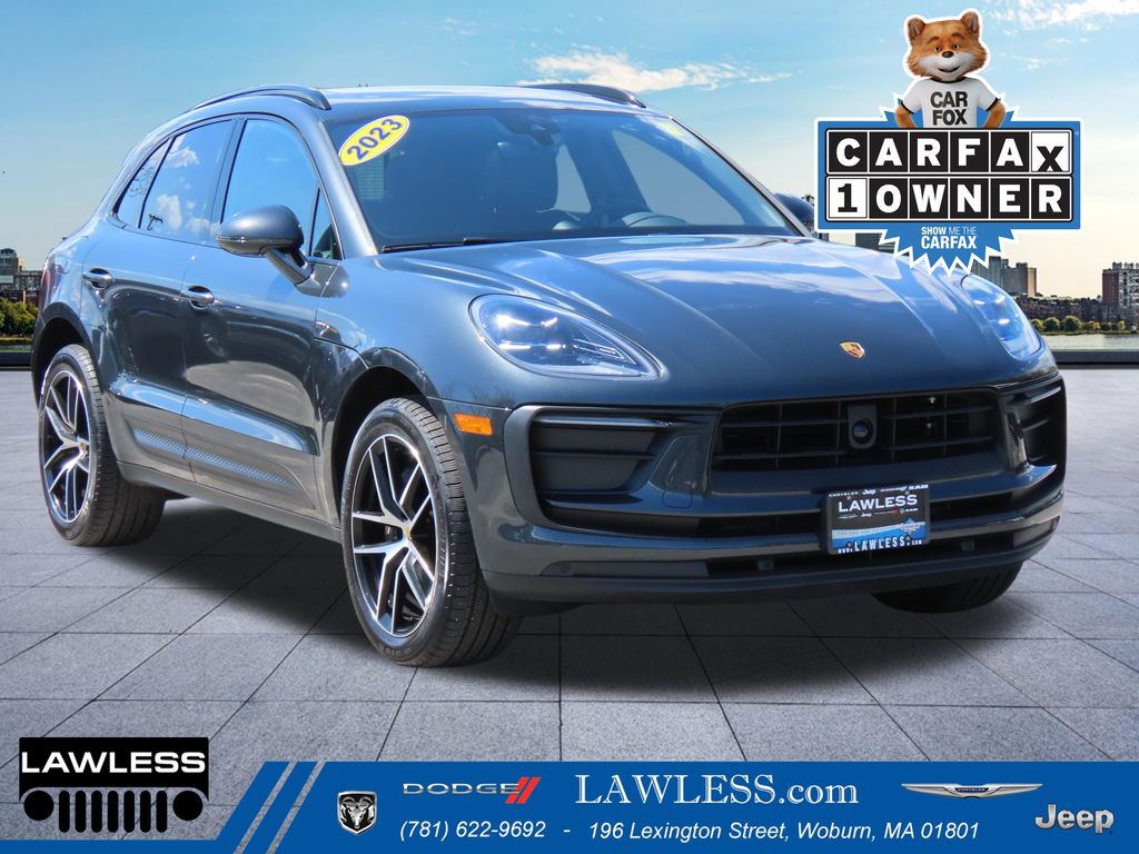 2023 Porsche Macan -'s photo
