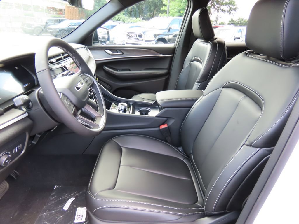 New 2025 Jeep Grand Cherokee L Limited Sport Utility