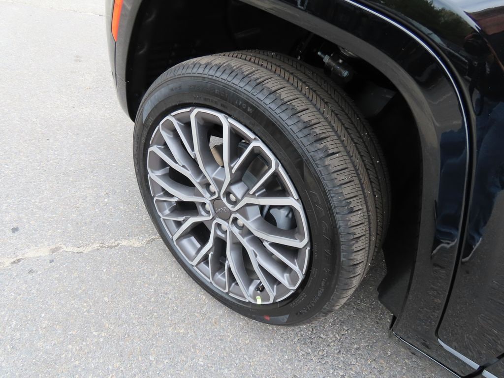 New 2026 Jeep Grand Cherokee Summit Sport Utility