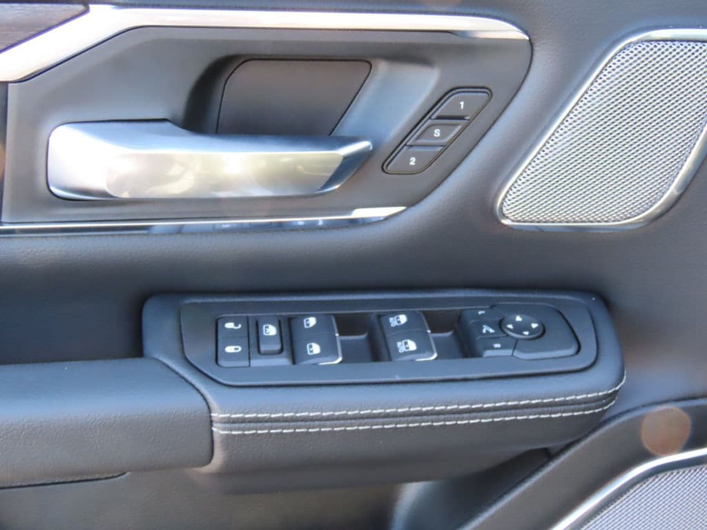 2026 RAM 1500 Laramie - Photo 17