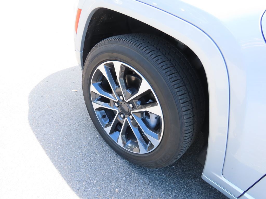 2022 Jeep Cherokee 4xe Overland photo 3
