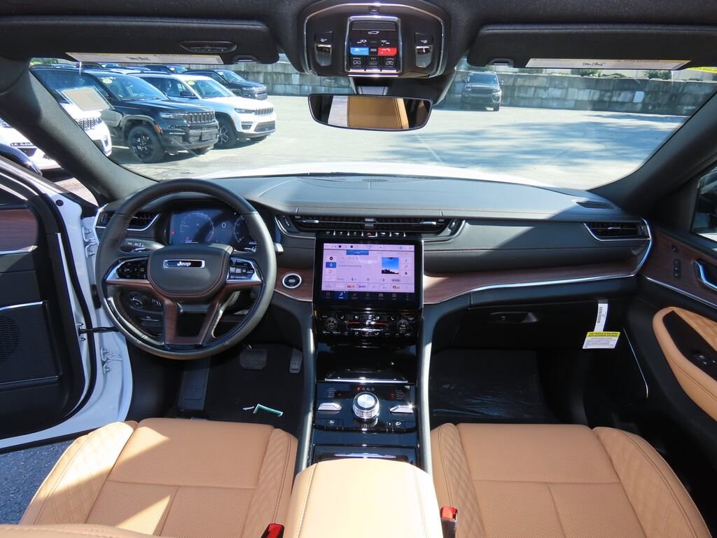 New 2025 Jeep Grand Cherokee Summit Sport Utility
