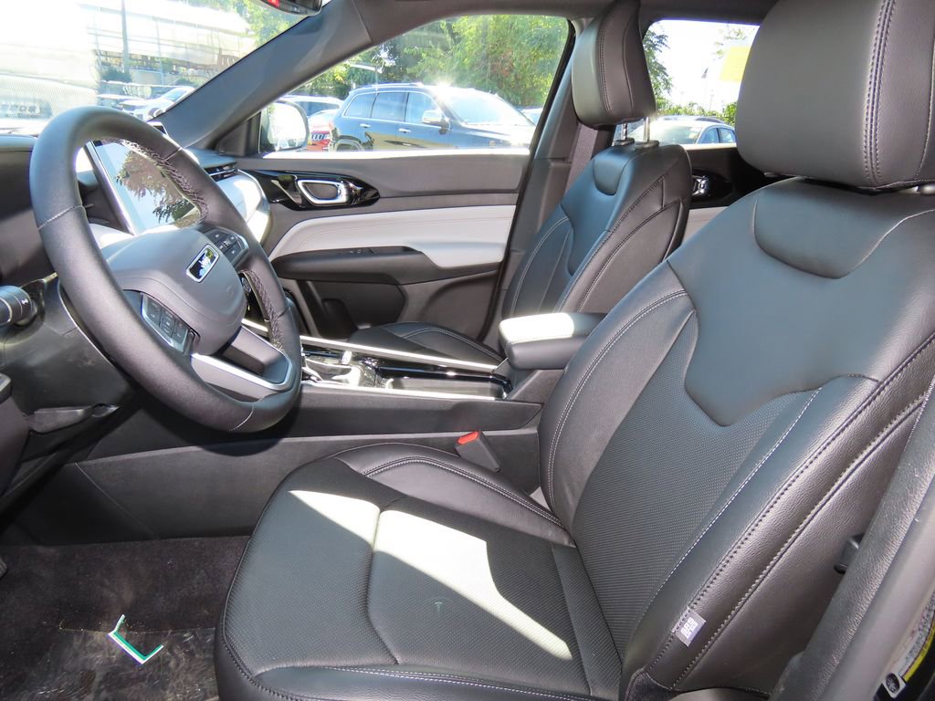 2025 Jeep Compass Limited photo 4