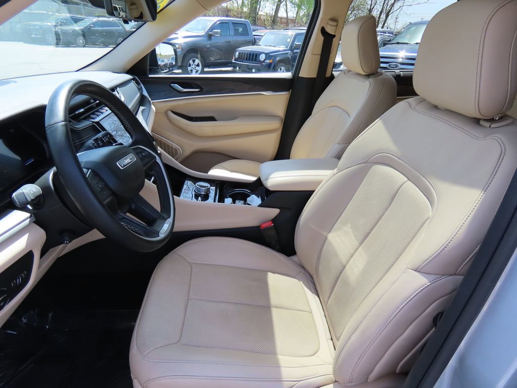 2022 Jeep Grand Cherokee Limited photo 4