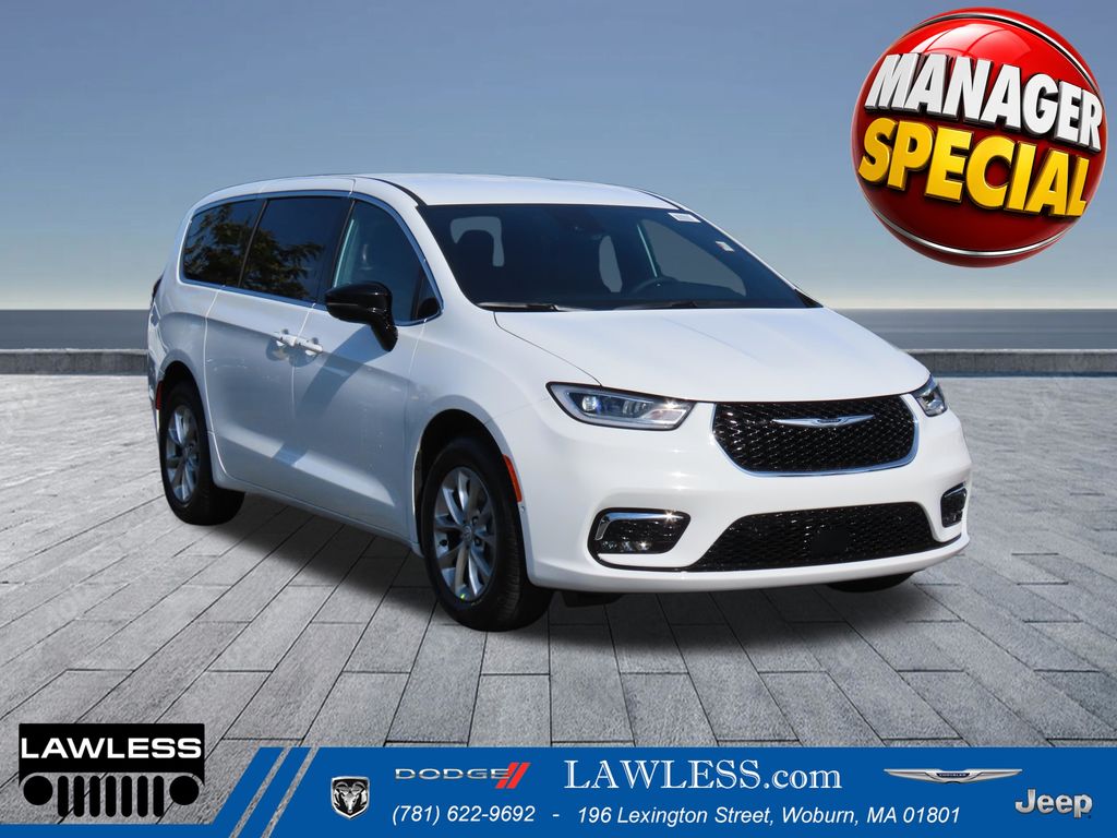 2026 Chrysler Pacifica Select AWD's photo